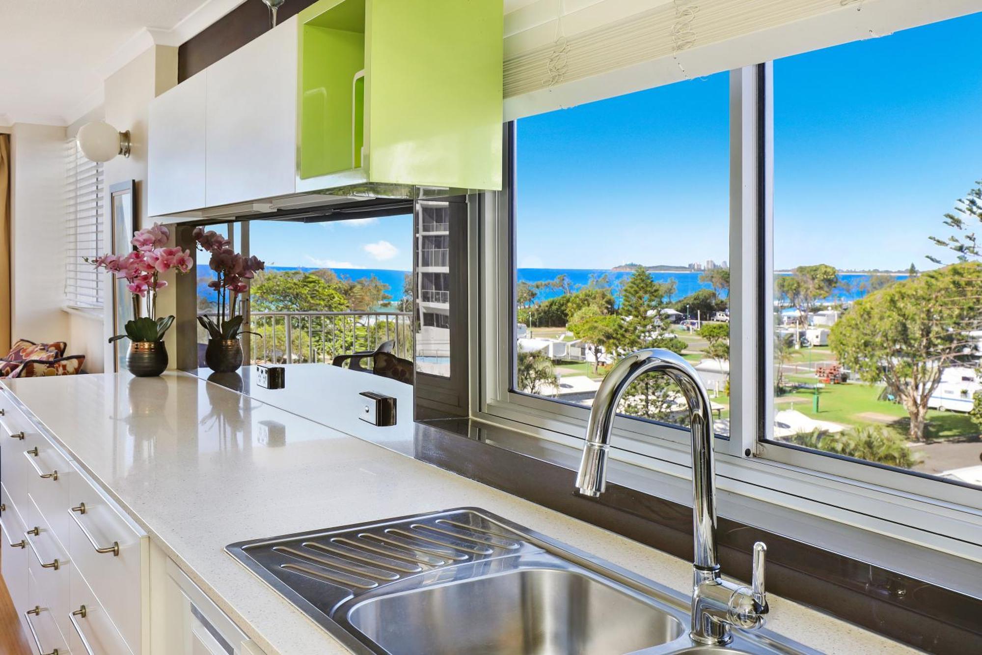 Three-Bedroom Apartment with Filtered Ocean View