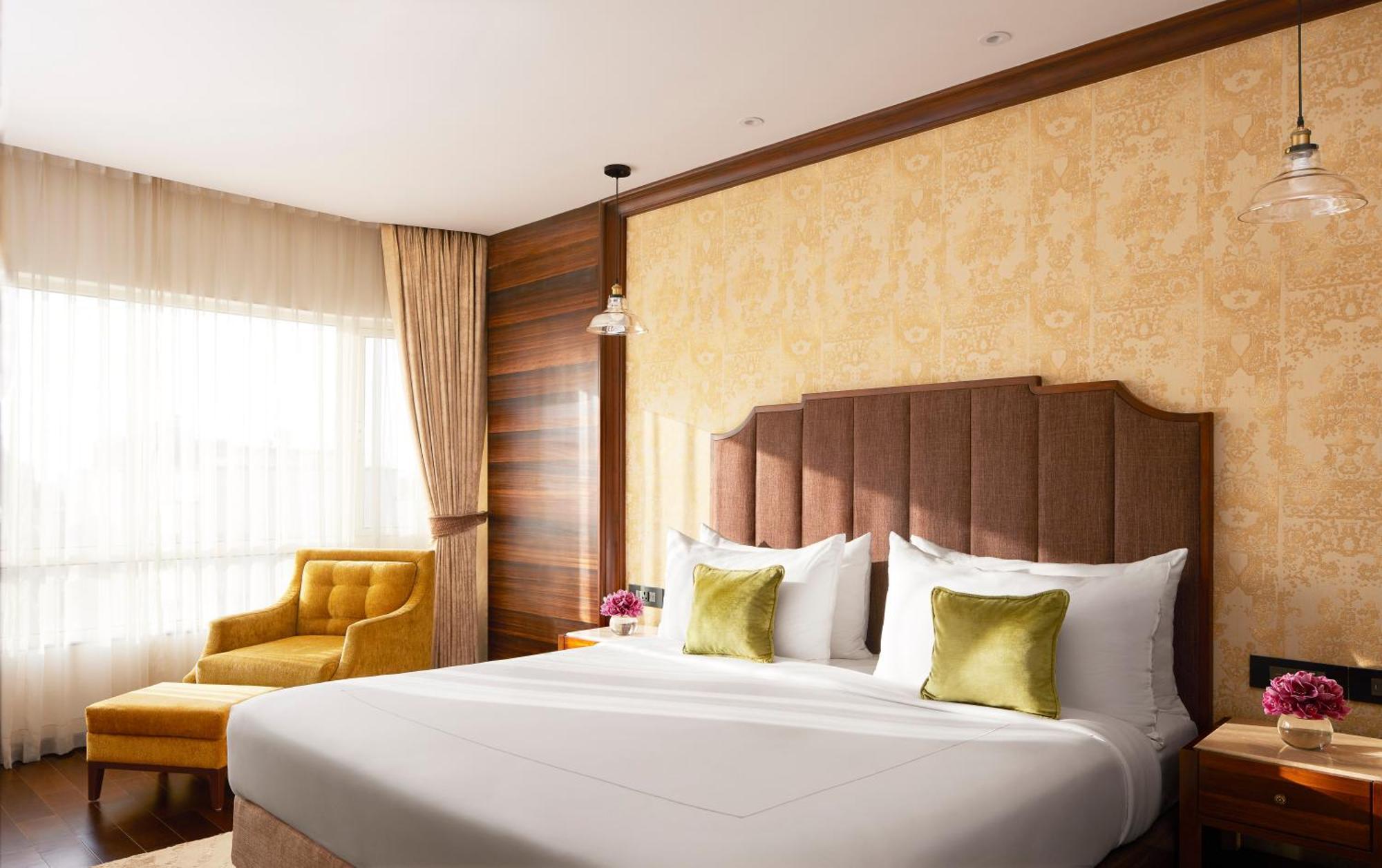 SeleQtions Suite Sea View King Bed one way airport transfer