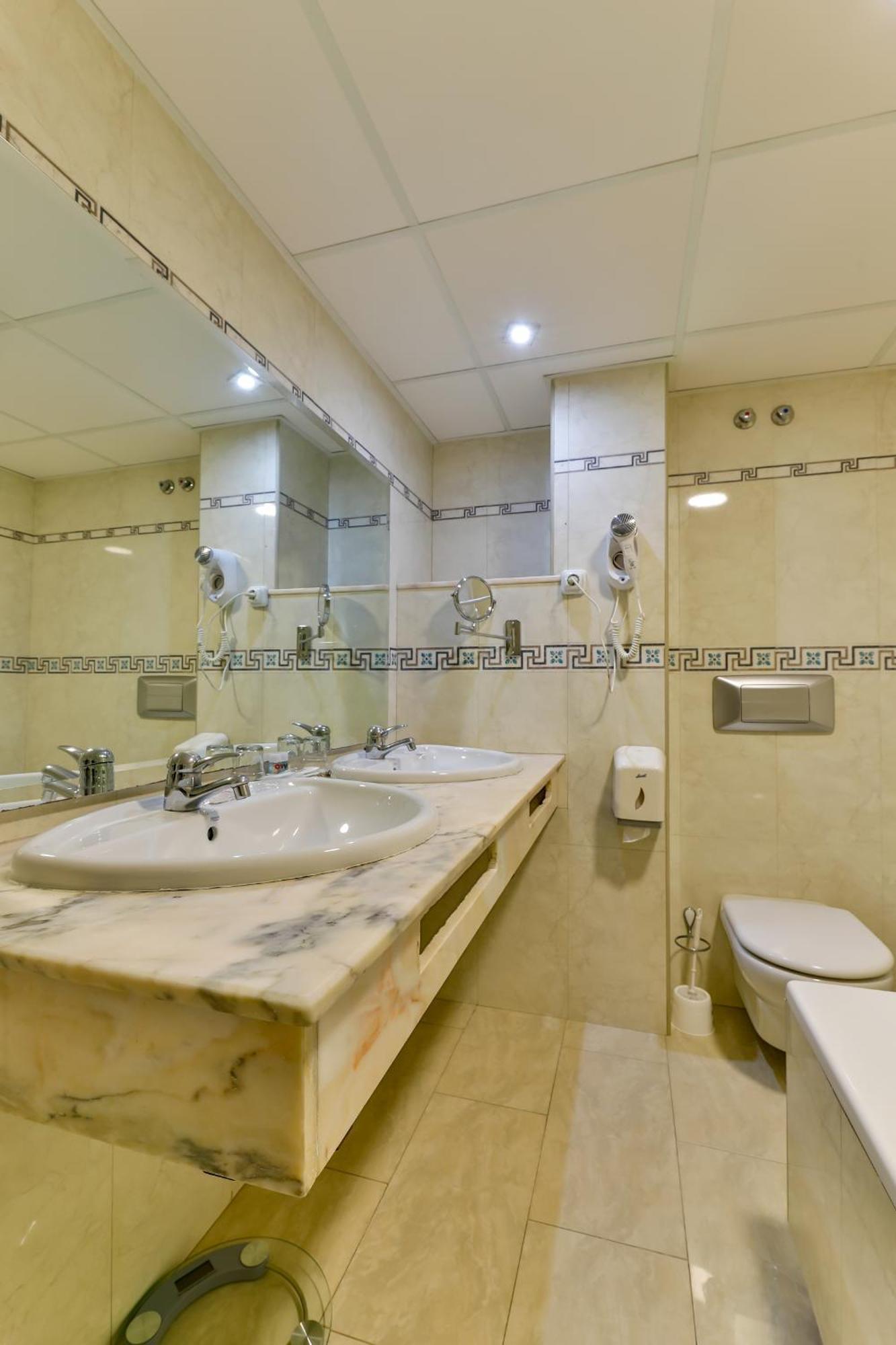 Deluxe Double Room with Spa Bath