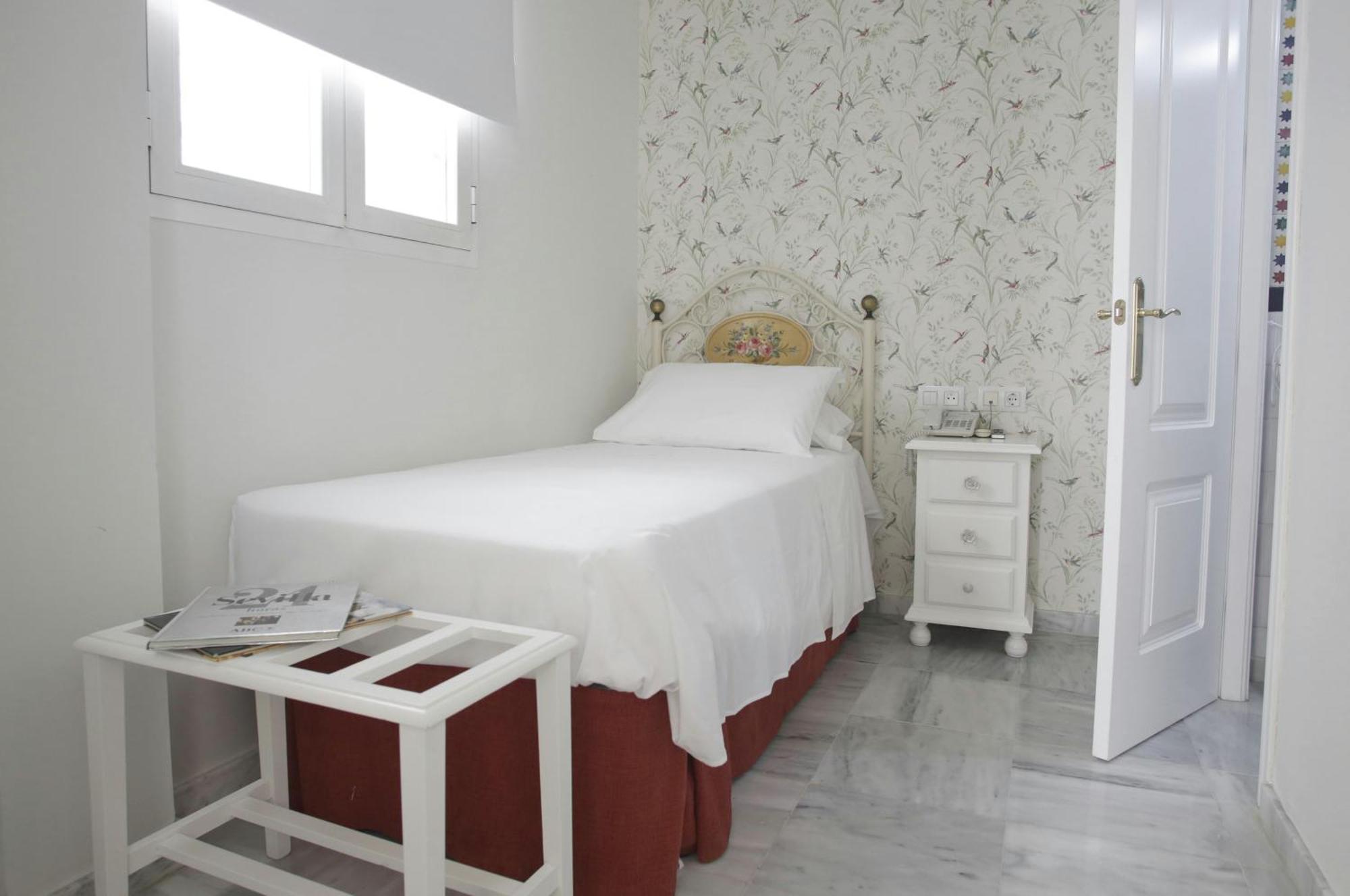 Single Room,1214620459:JPEG