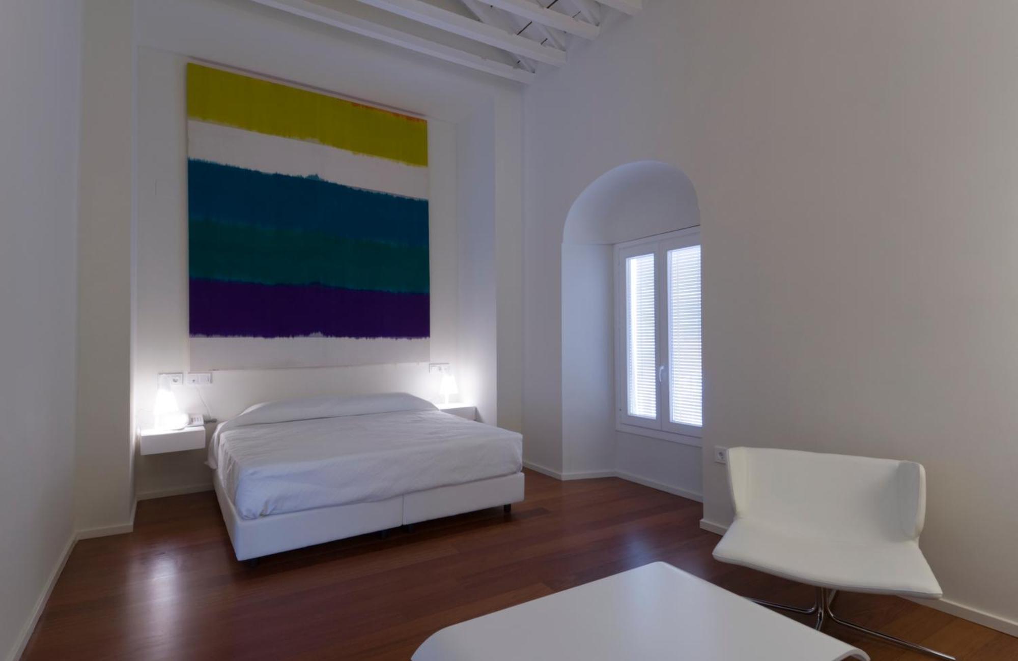 Suite Street View