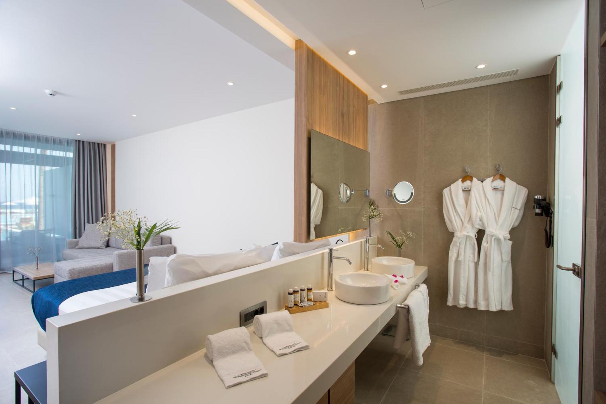 Junior Suite Private Pool Beachfront,1632297447:JPEG