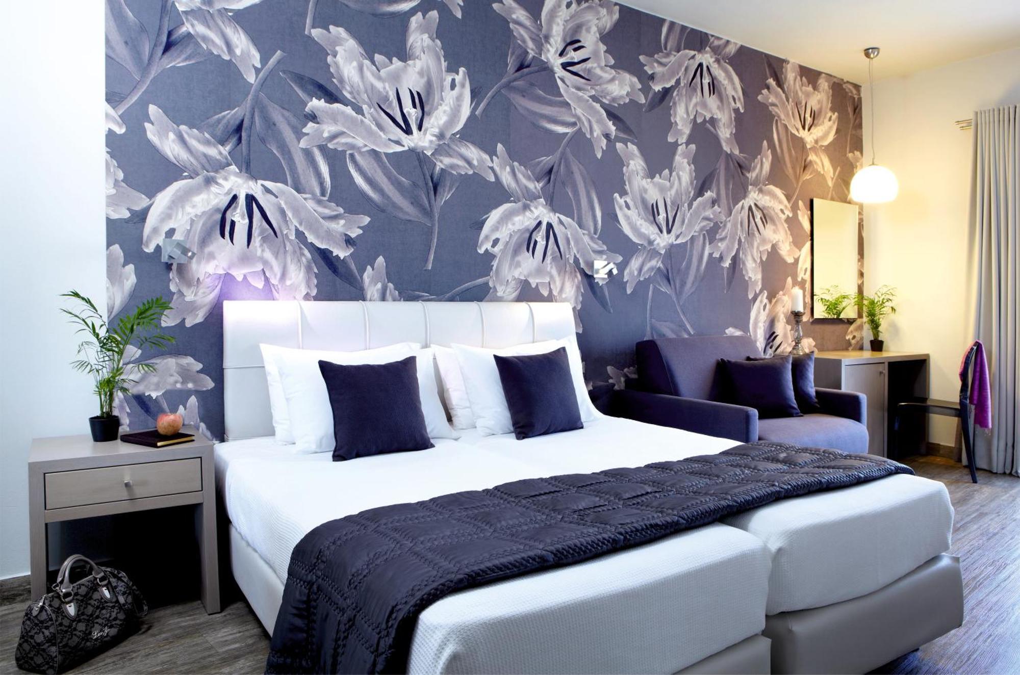 Triple Room with Side Sea View