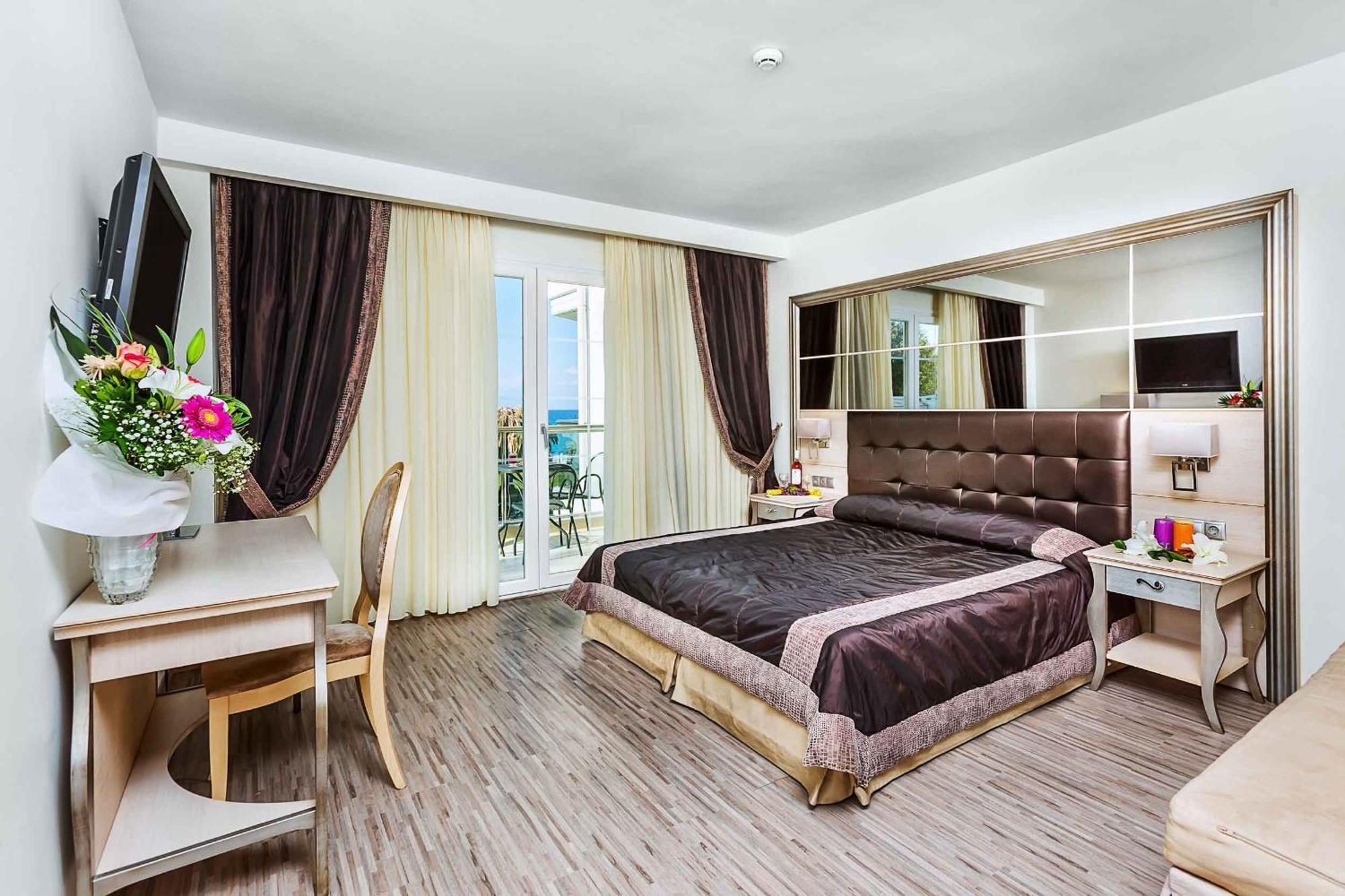 Superior Double or Twin Room with Sea View