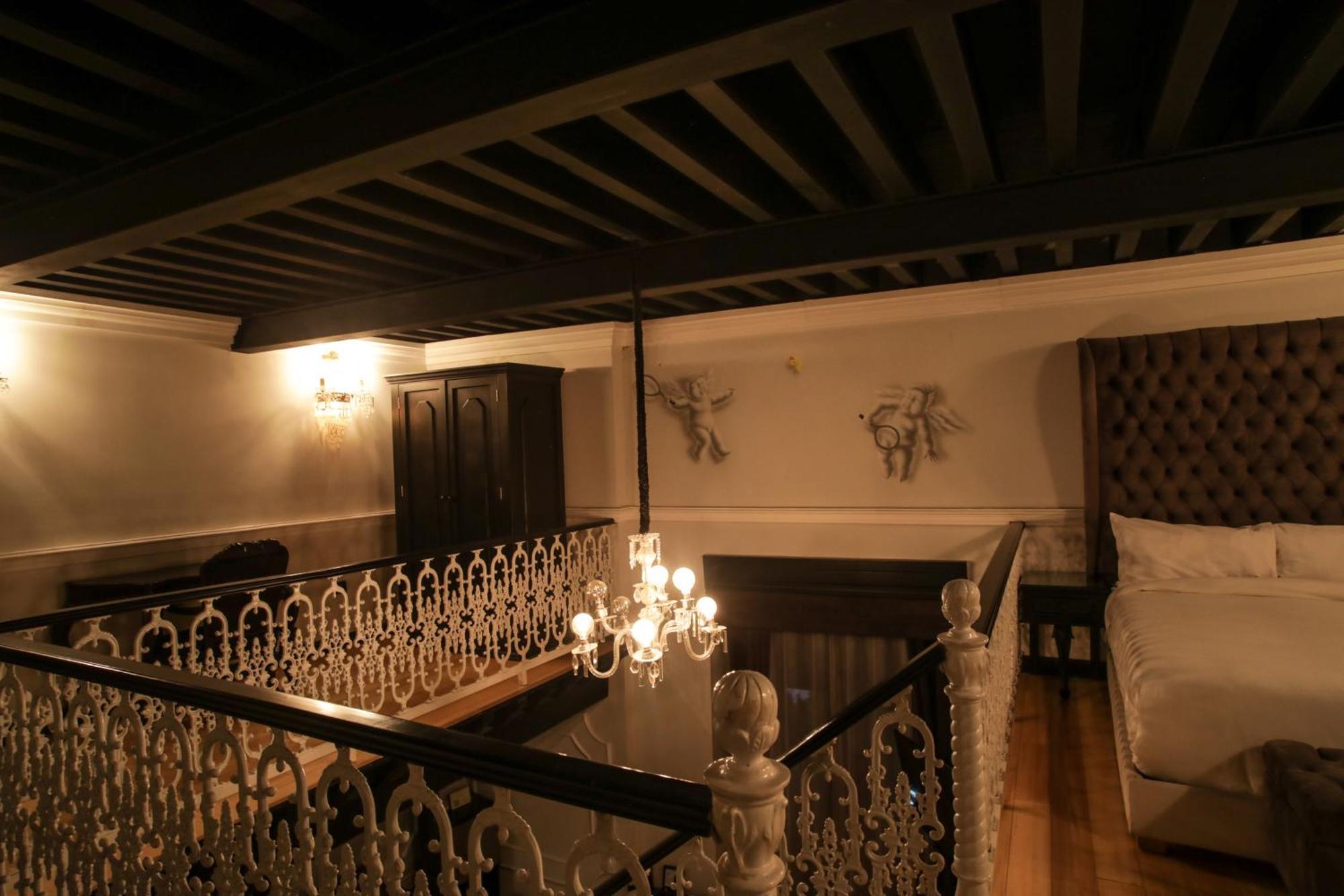 Deluxe Suite with Spa Bath