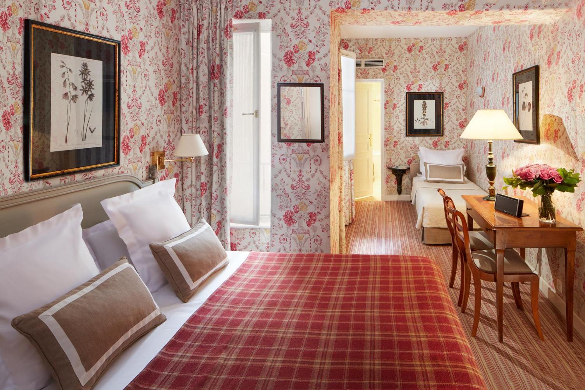 2 Connecting Rooms