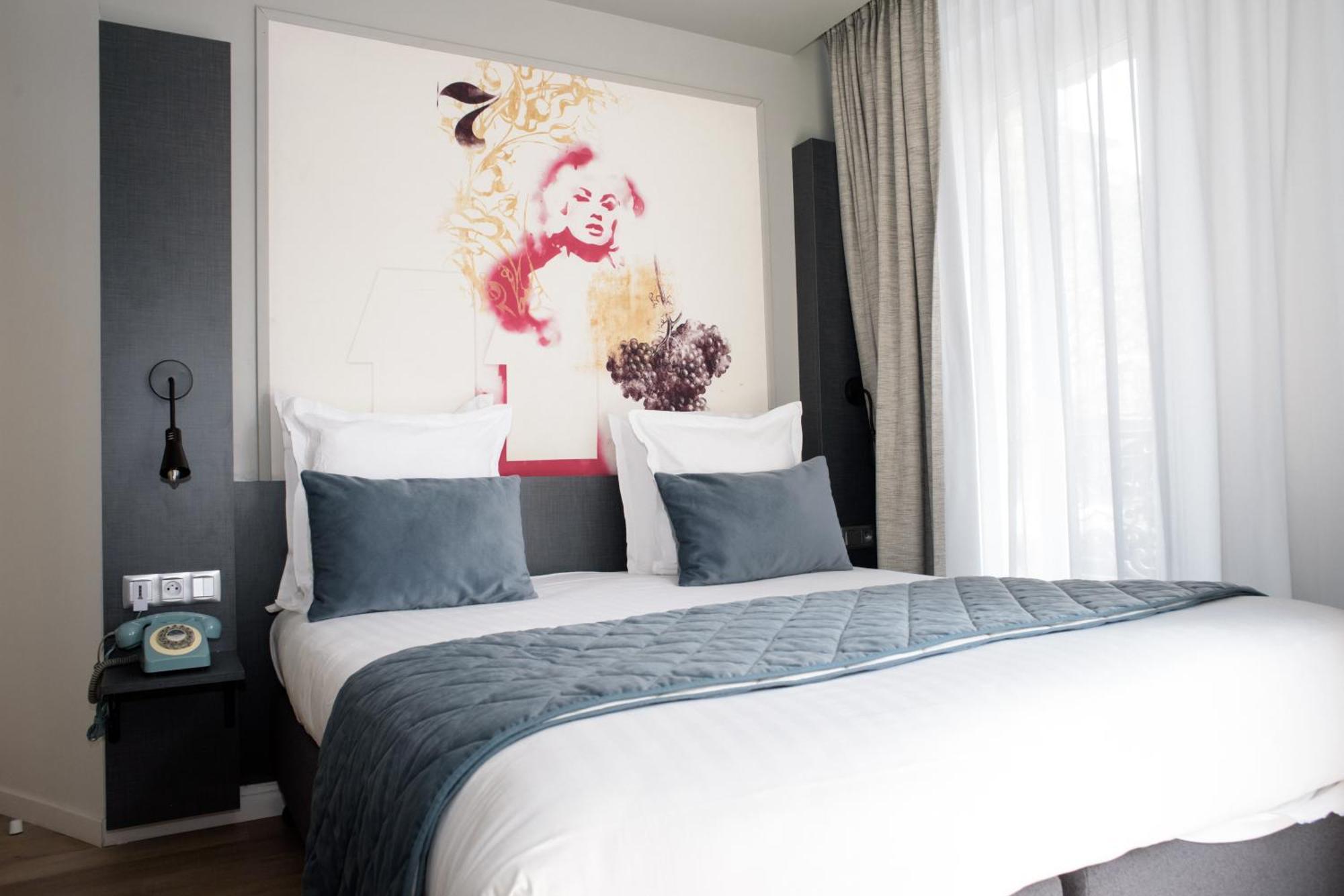 Queen Room