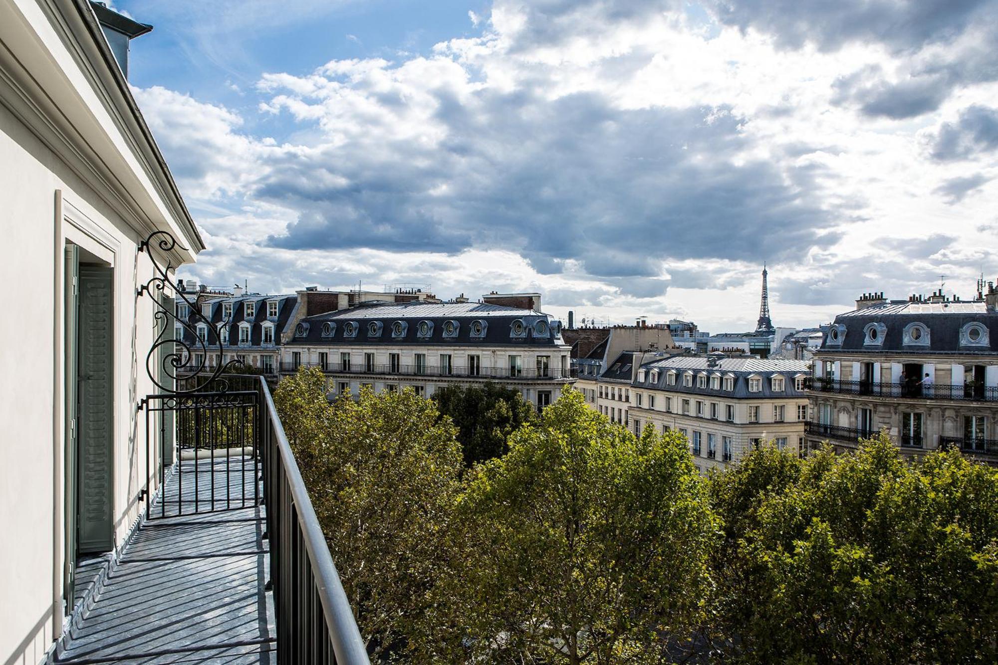 Duplex Eiffel Tower Suite