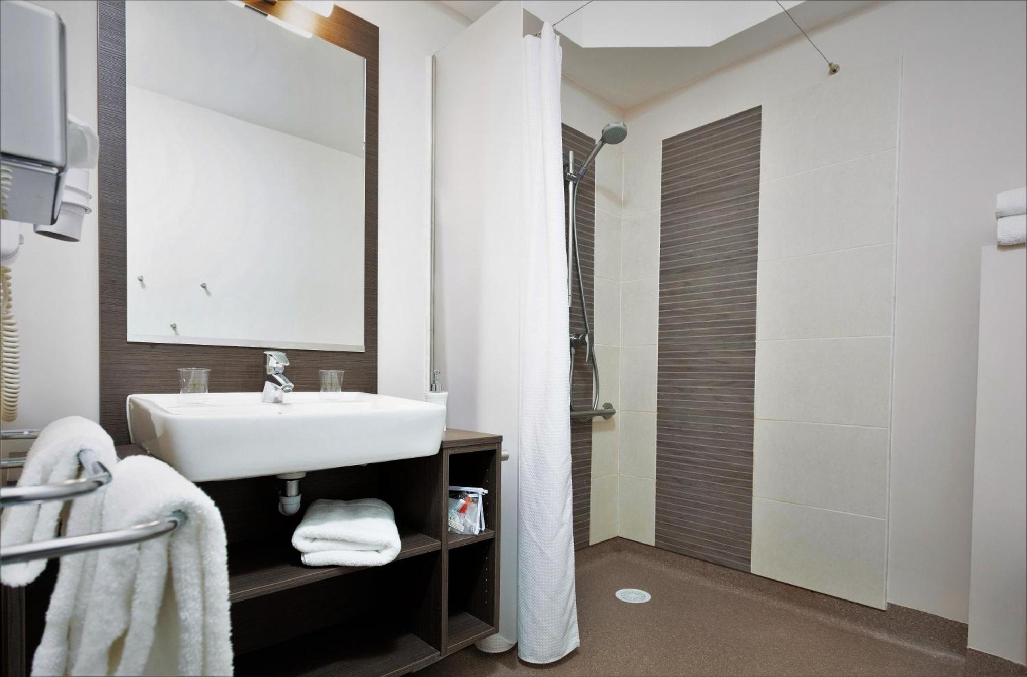 Family Triple Room - Two Rooms (2 Adults + 1 Child)