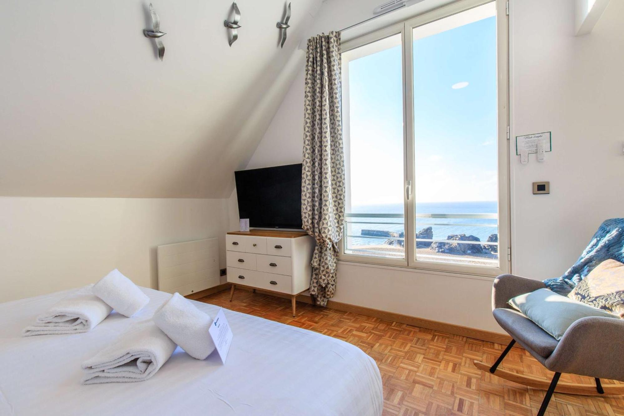 Suite Lit King-Size avec Canapé-Lit - Vue sur Mer