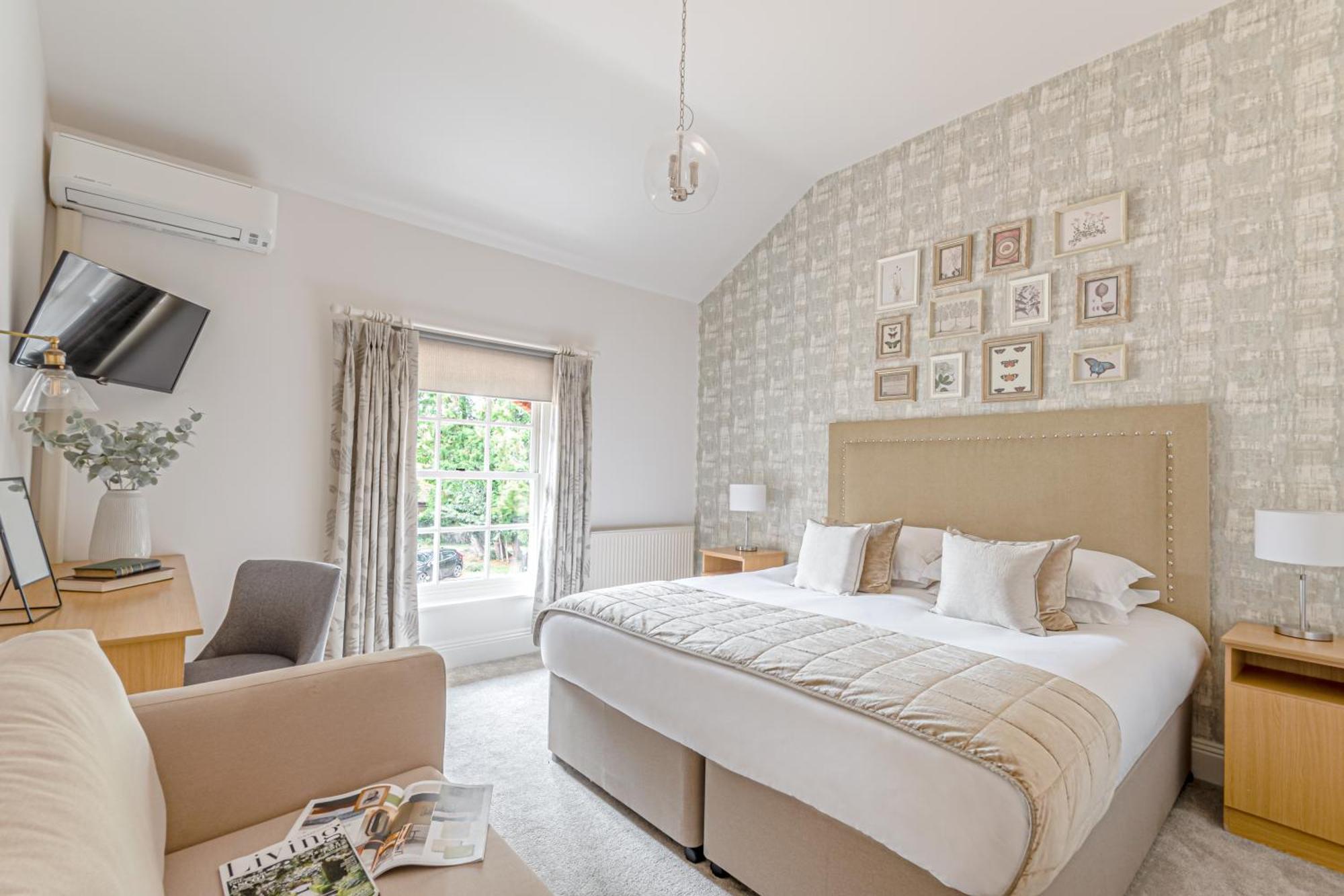 Family Room (sleeps 4)