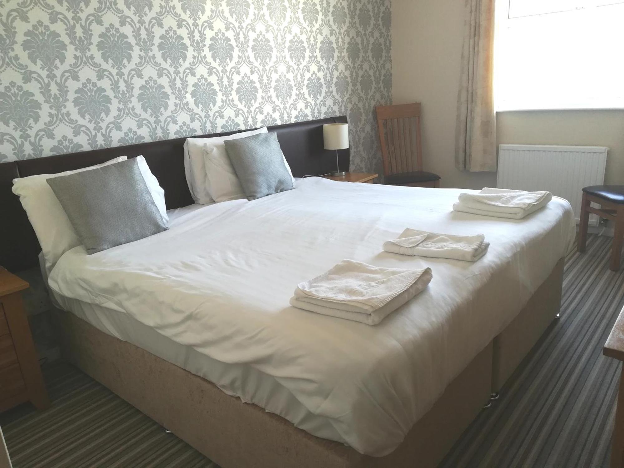 Standard Double or Twin Room,1215472945:JPEG