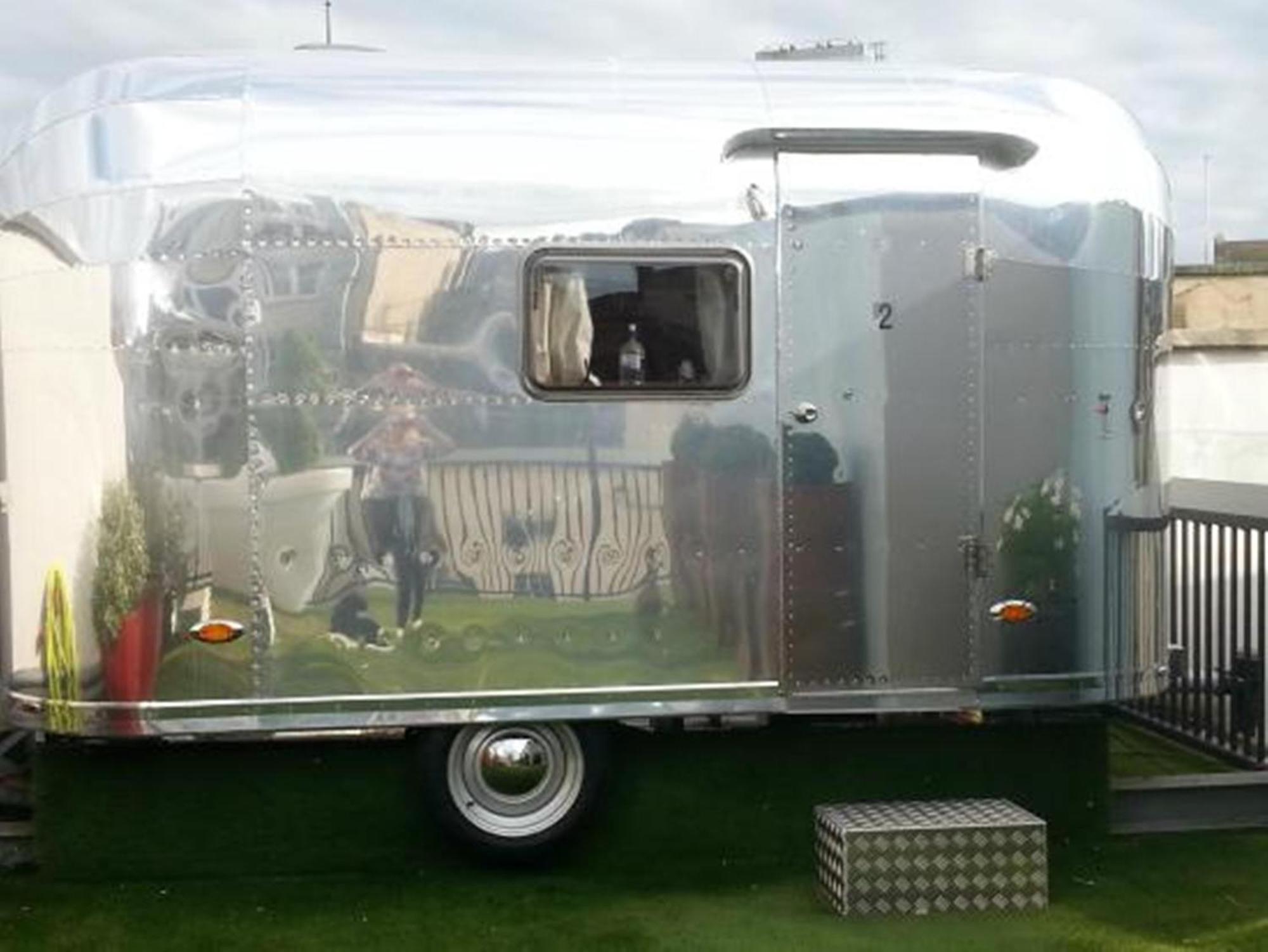 Superior Caravan,1215479770:JPEG