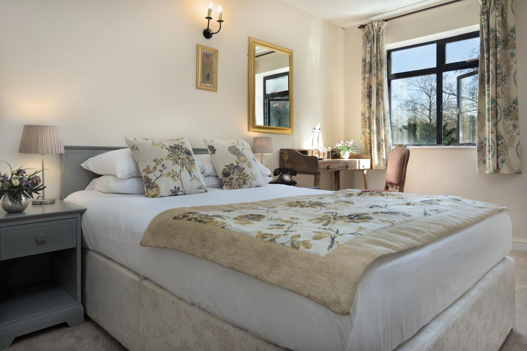 Classic Double Room with Shower