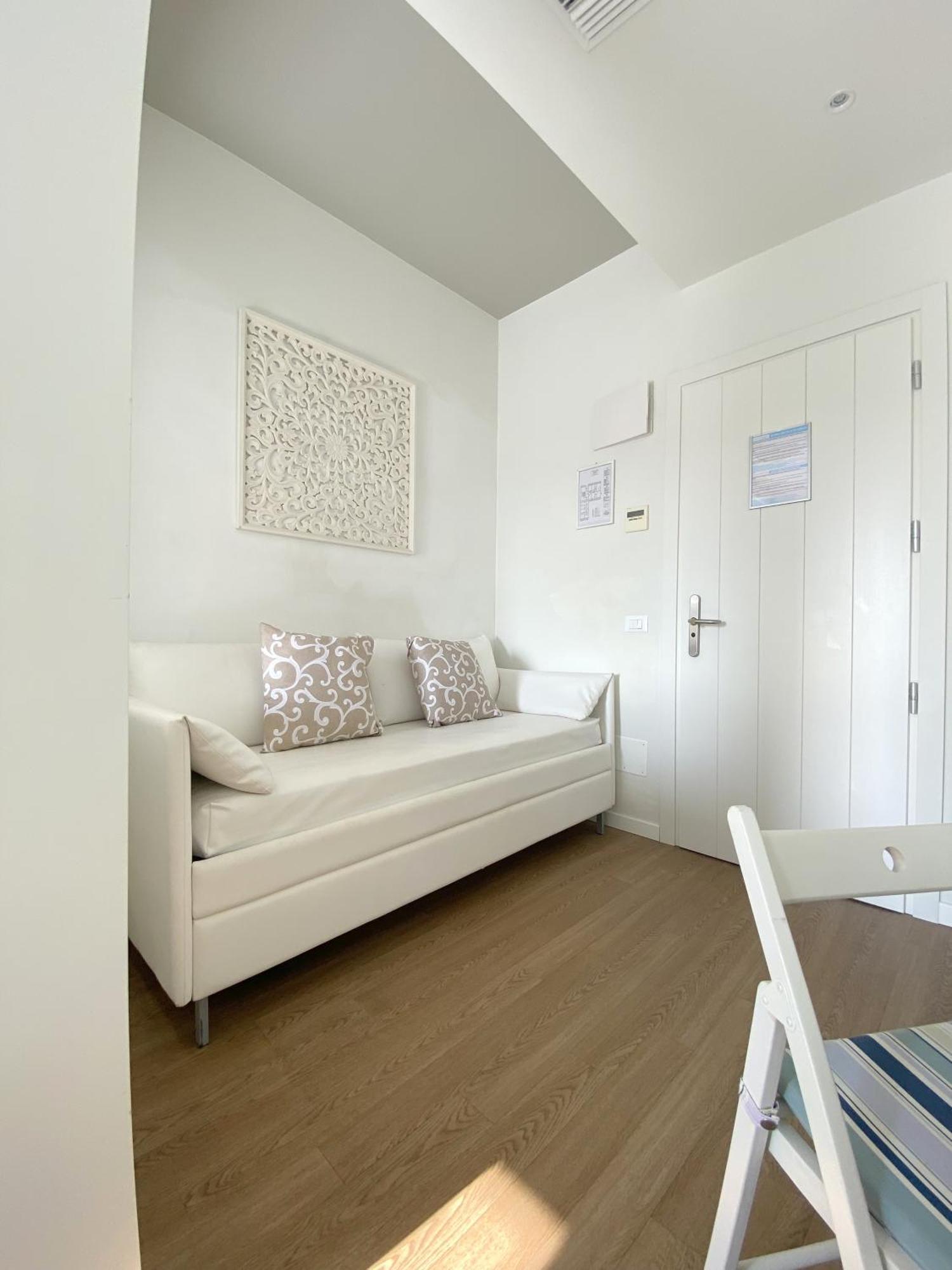 Junior Suite with Pool View