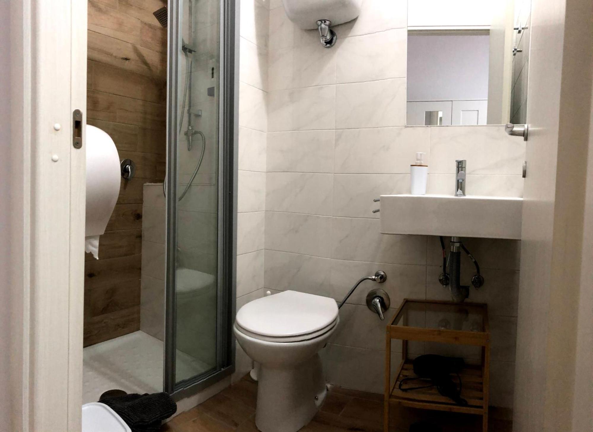 Kamar Double dengan Kamar Mandi Pribadi
