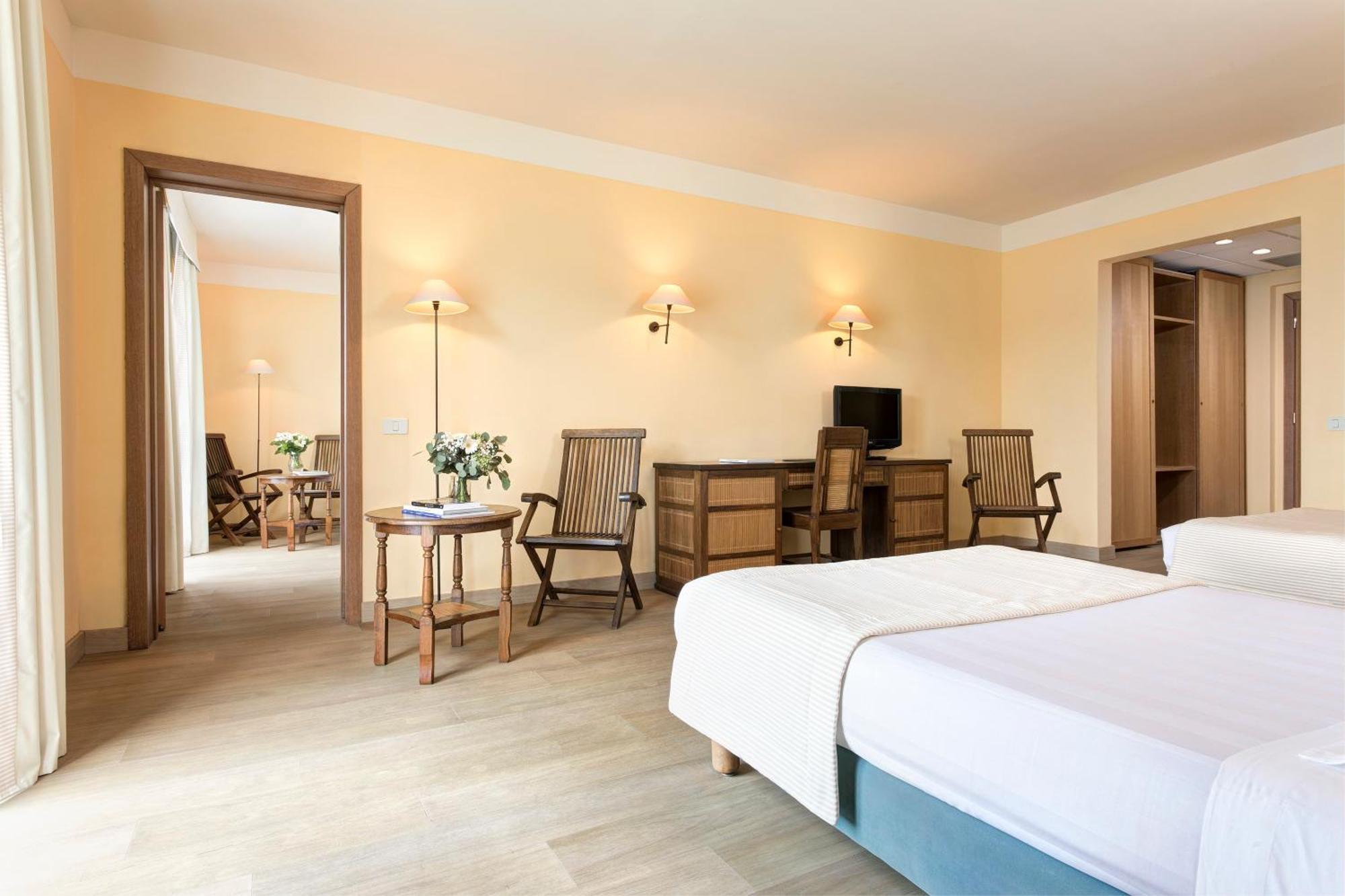 Twin Room with Sea View and Balcony