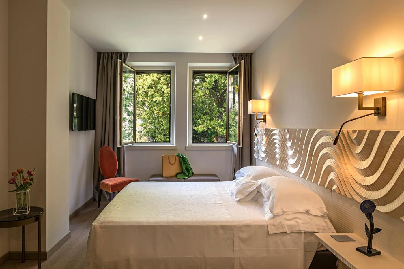 Standard Double Room with Garden View