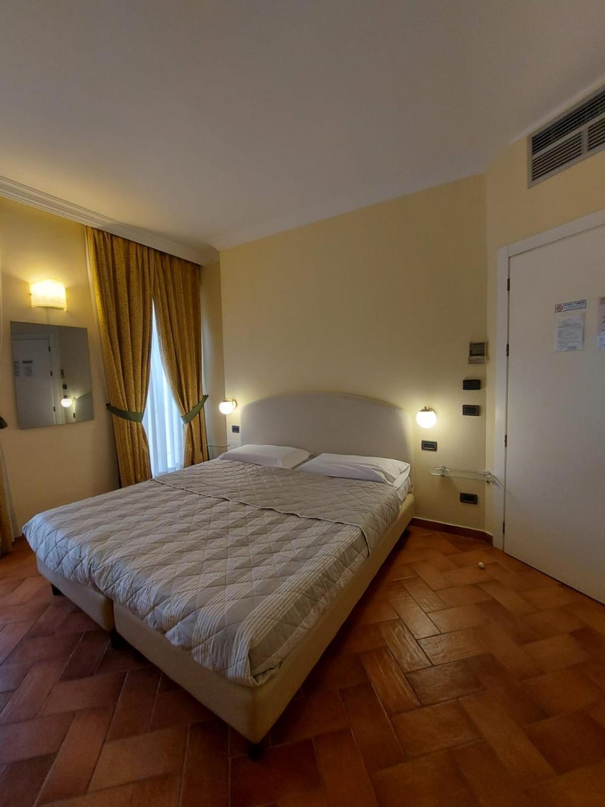 Habitación Doble Pequeña