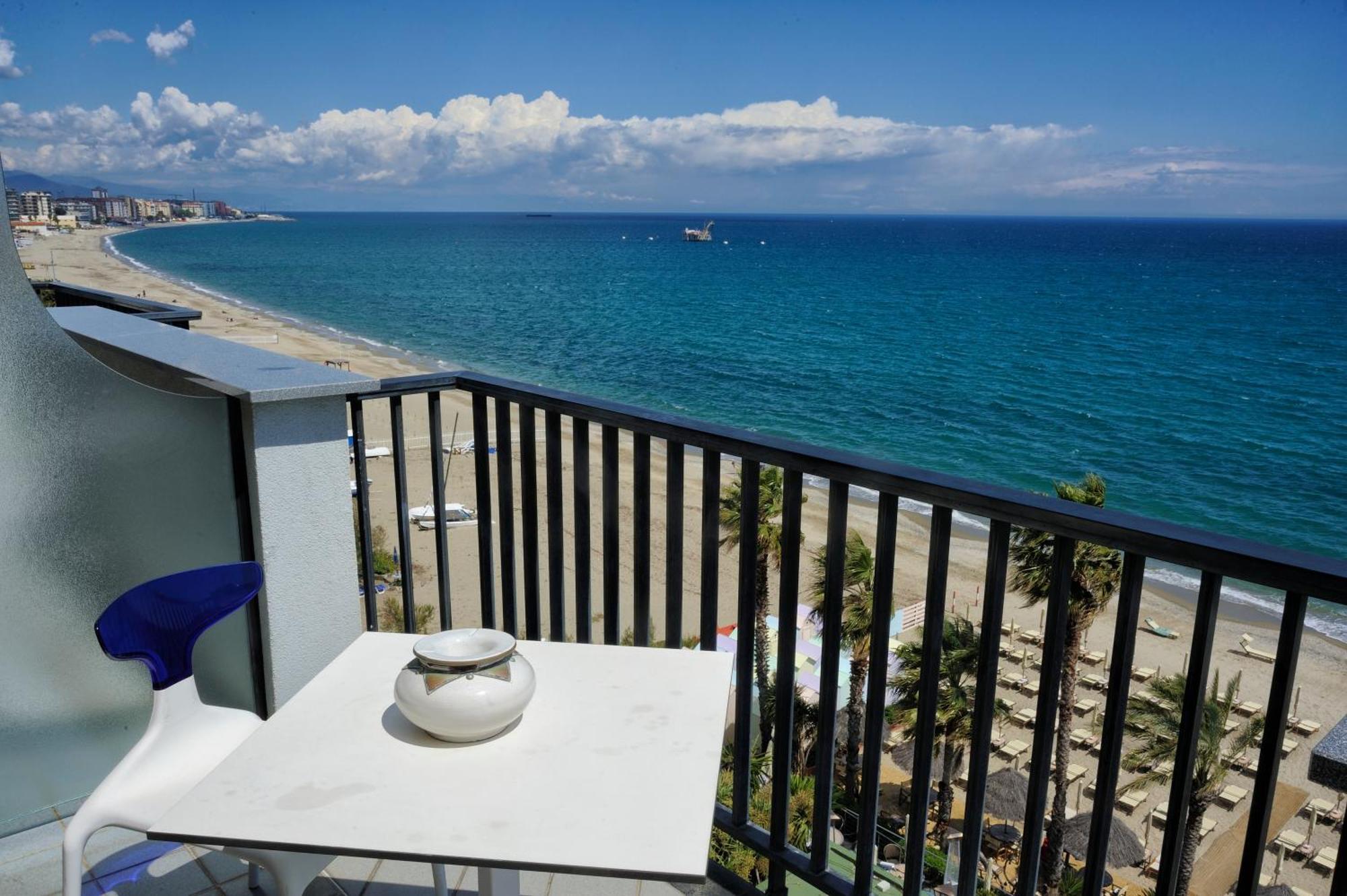 Comfort Triple Room with Sea View