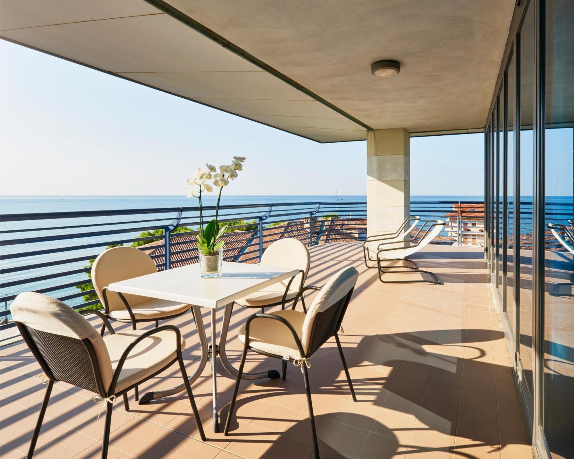 Suite with Sea View