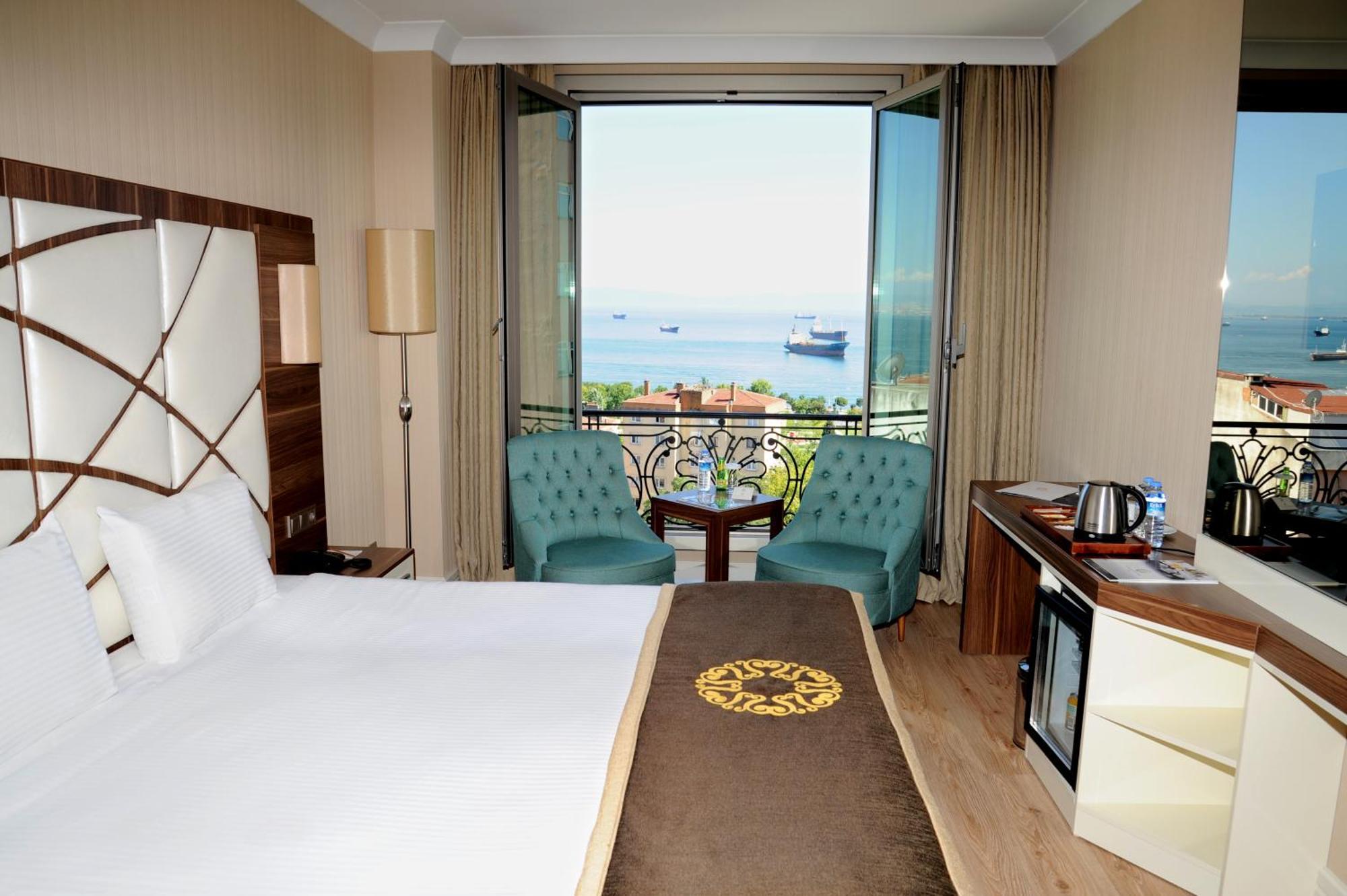 Deluxe Double or Twin Room