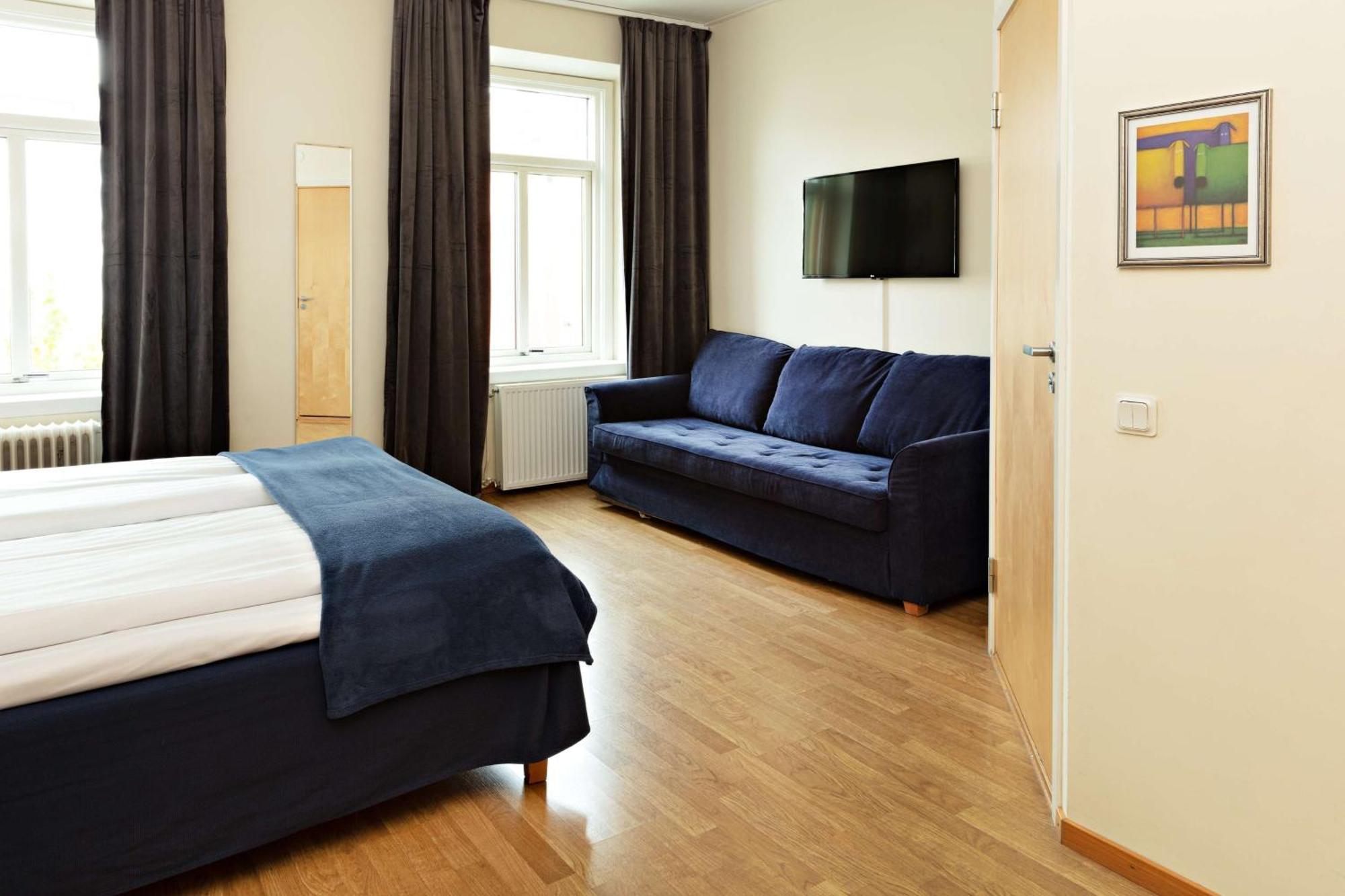 Family Room Two Single Beds Sofa Bed Non-Smoking,1216666408:JPEG