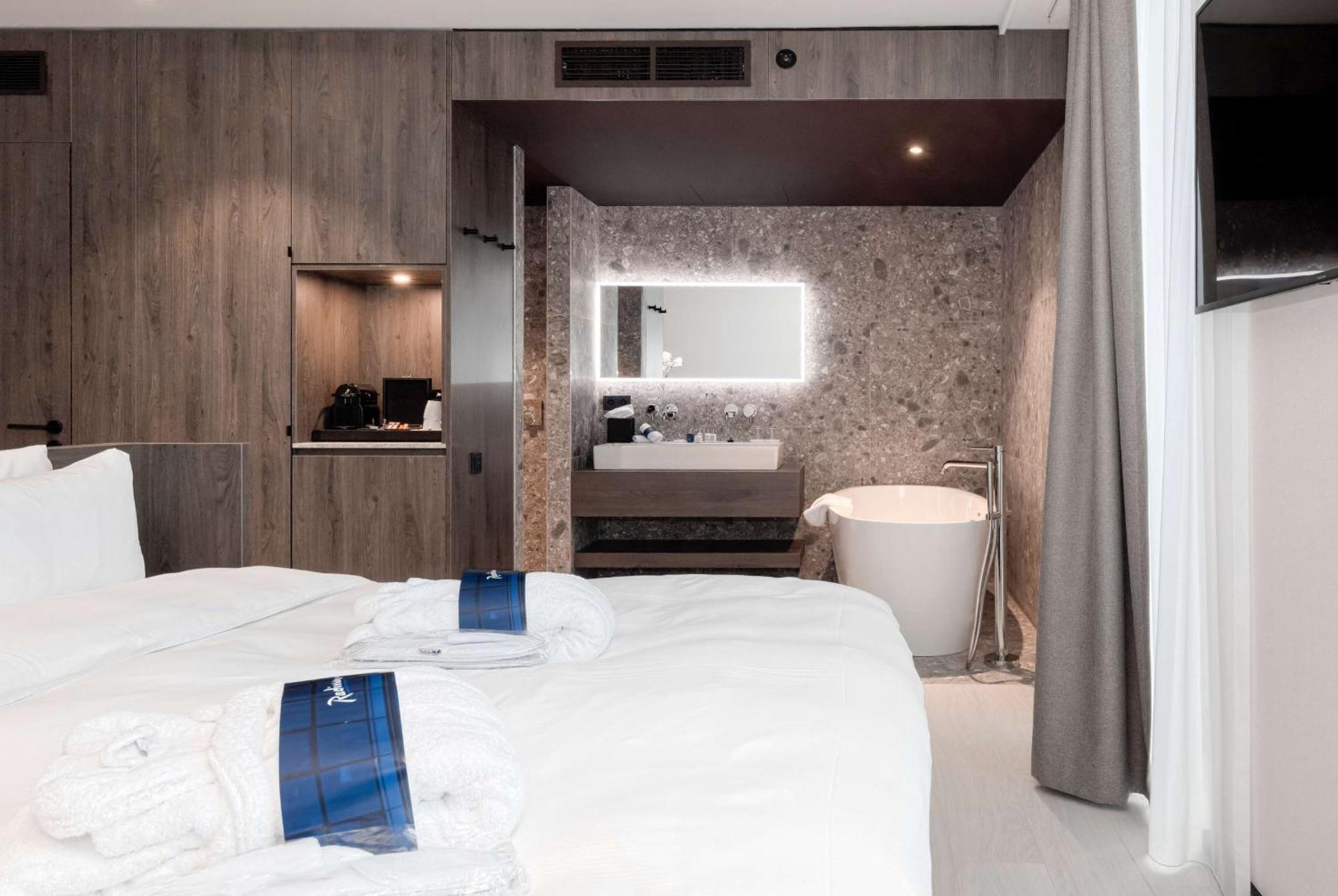 One-Bedroom Suite