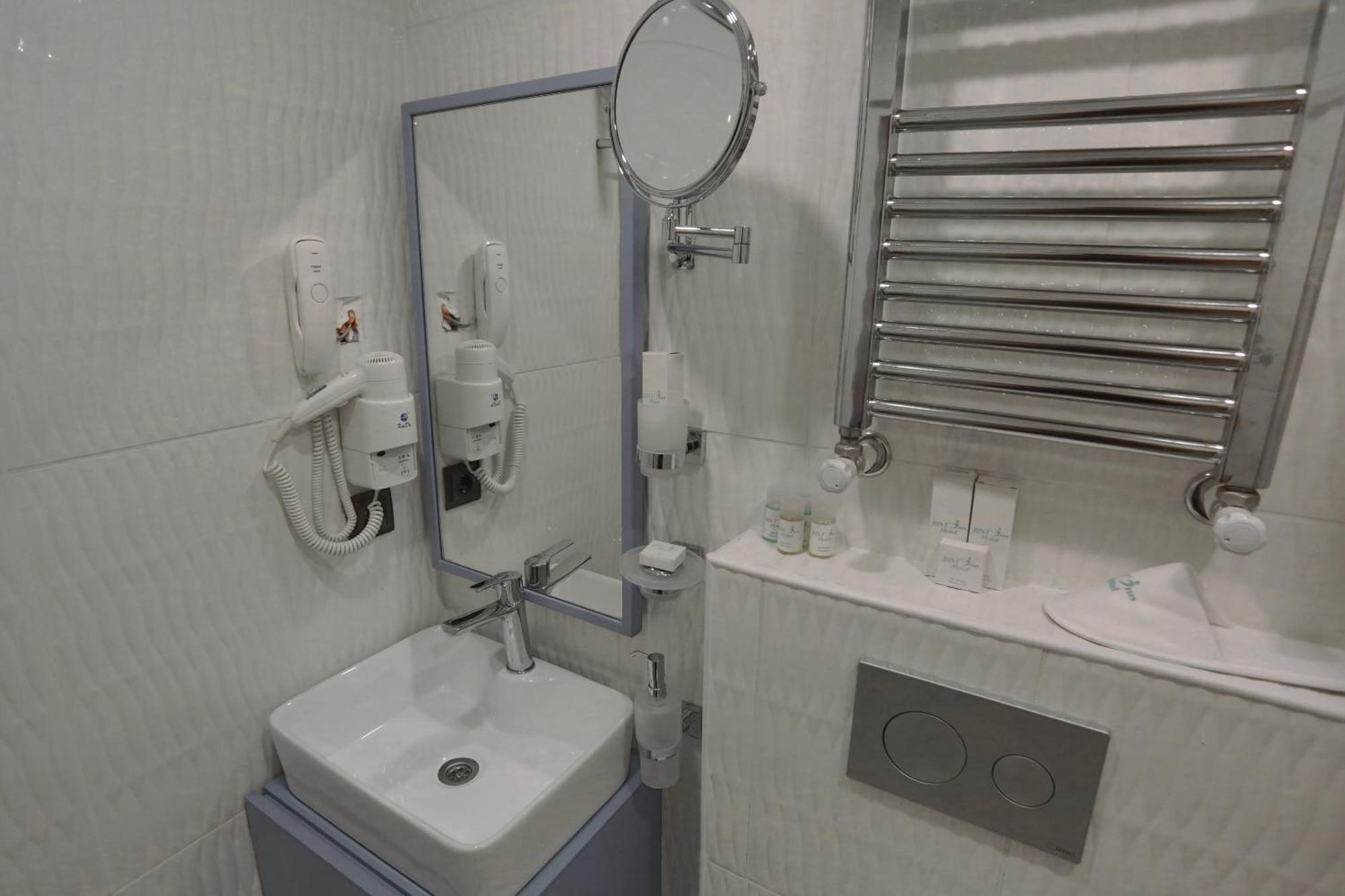 Standard Twin Room,1765768527:JPEG