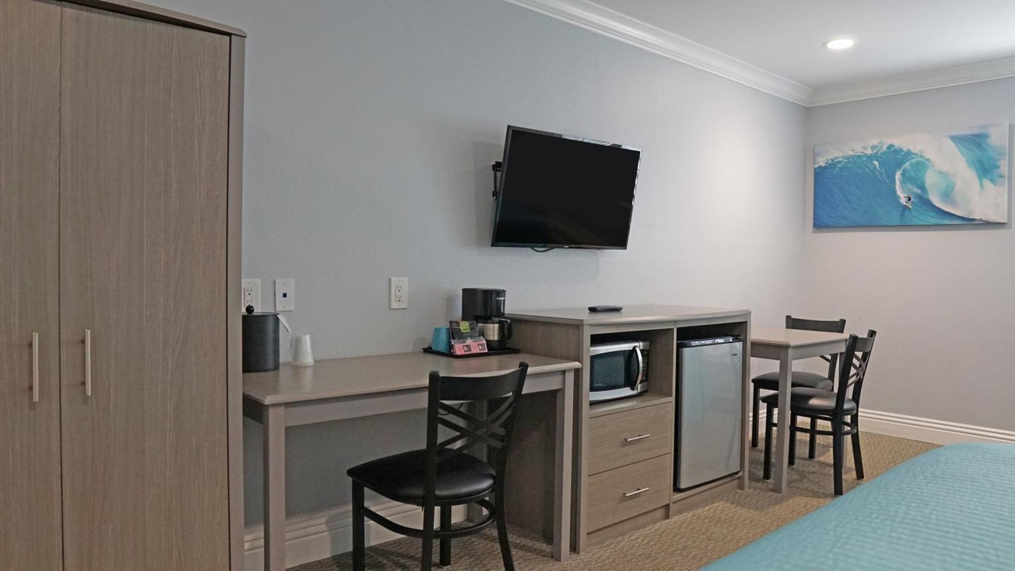 Standard Queen Room