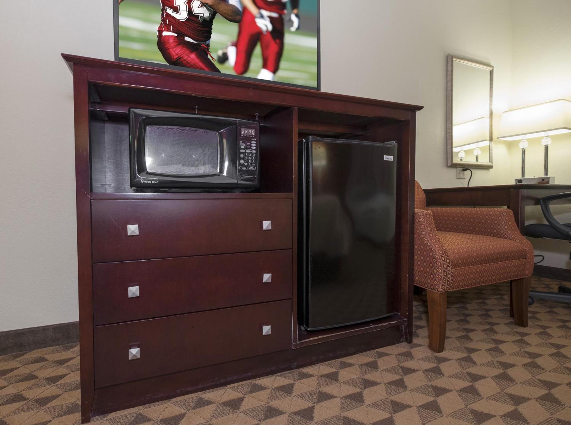 Deluxe Queen Room with Two Queen Beds - Non-Smoking
