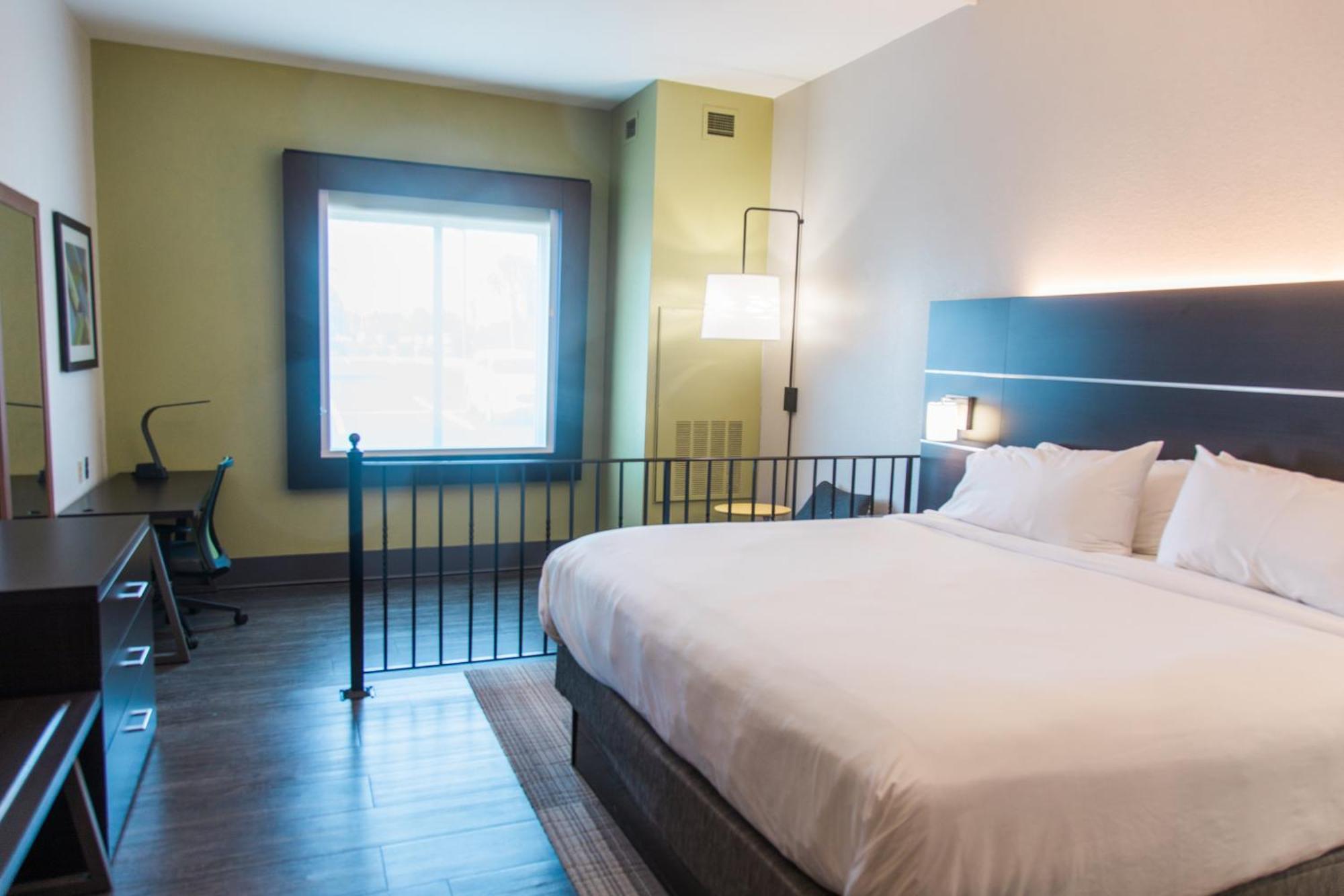 Standard King Room with Mobility Accessible Roll-In Shower