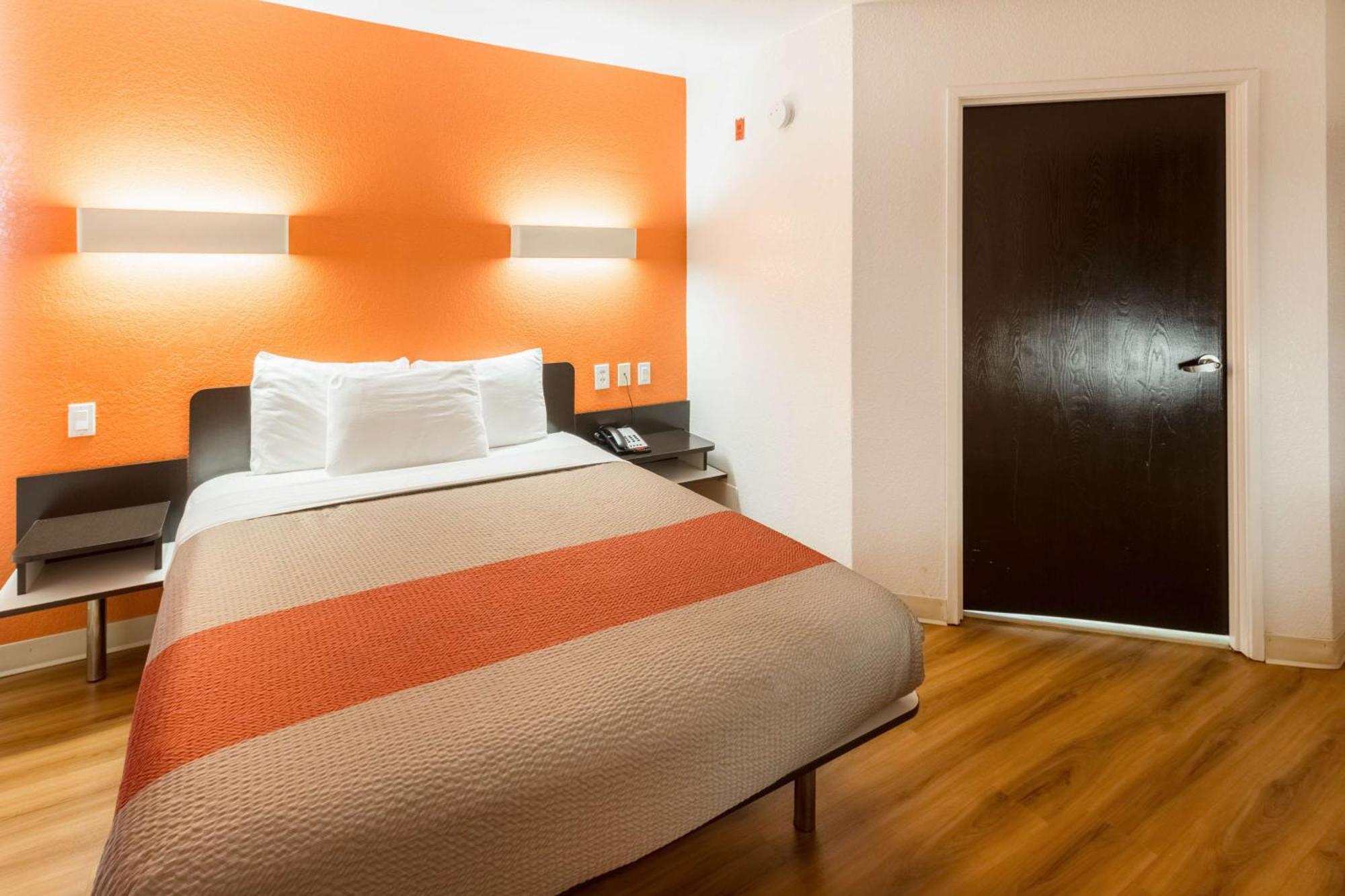Double Room - Disability Access - Roll In Shower
