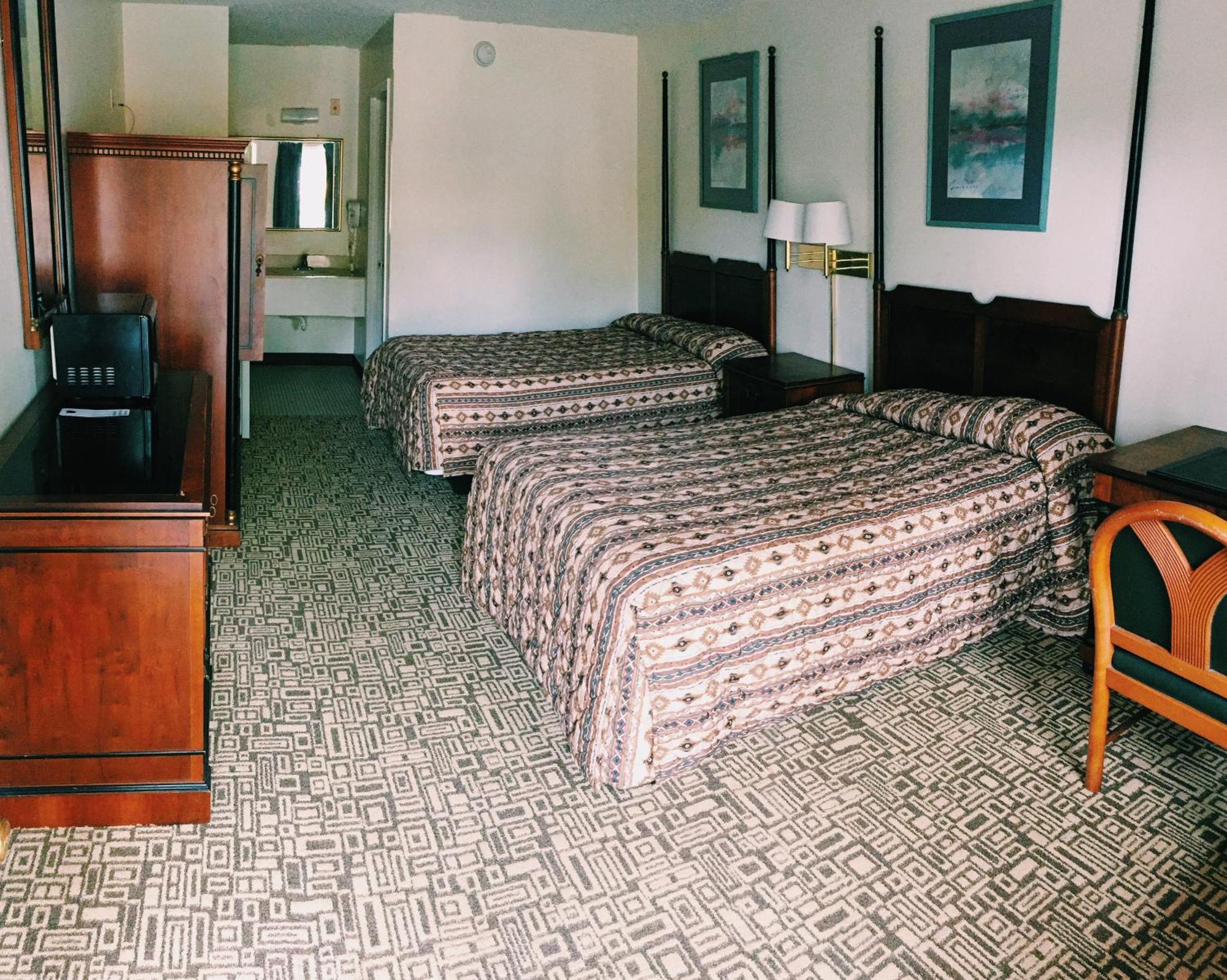 Standard Room with Two Beds