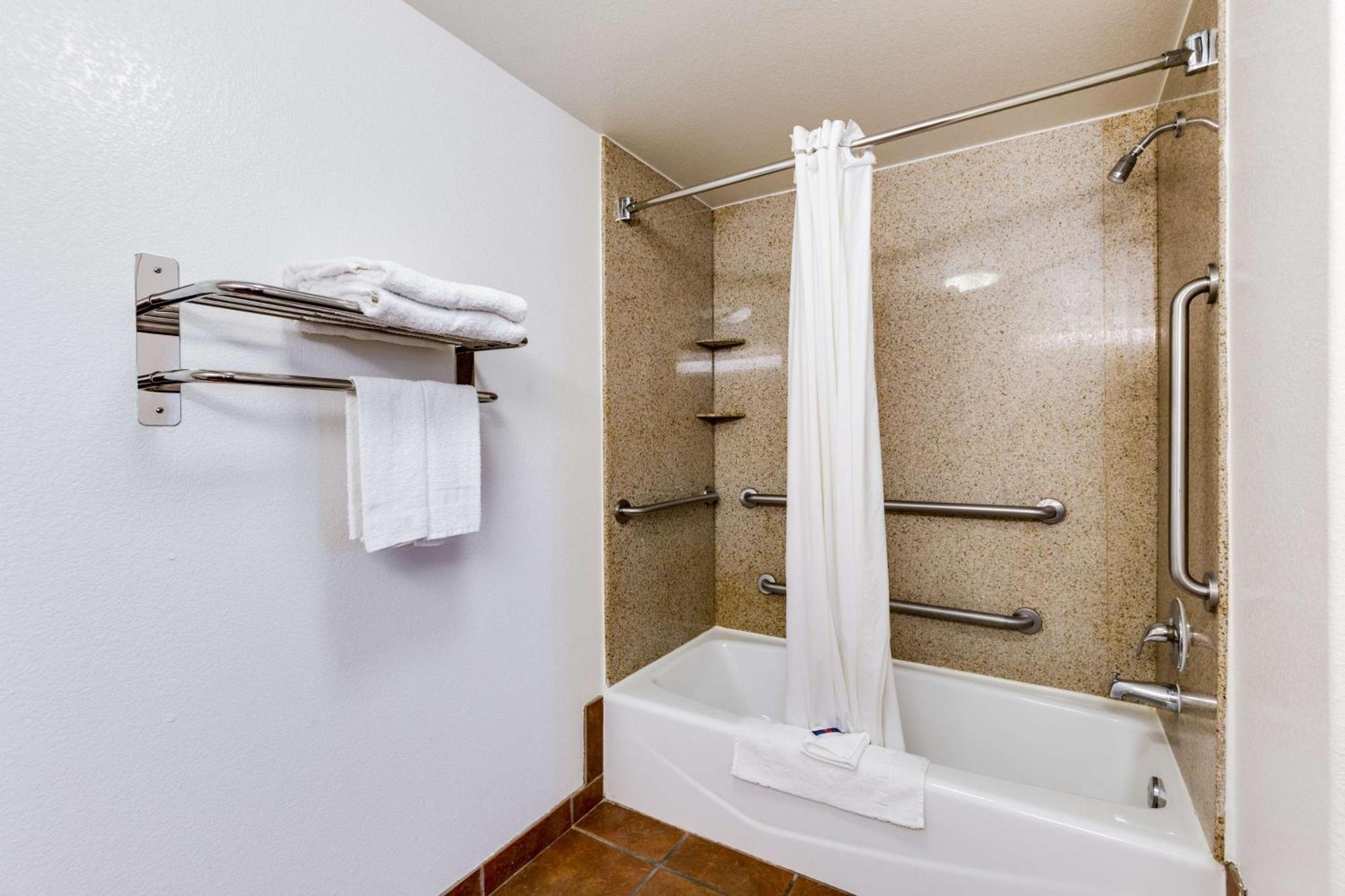 King Room - Disability Access - Non-Smoking