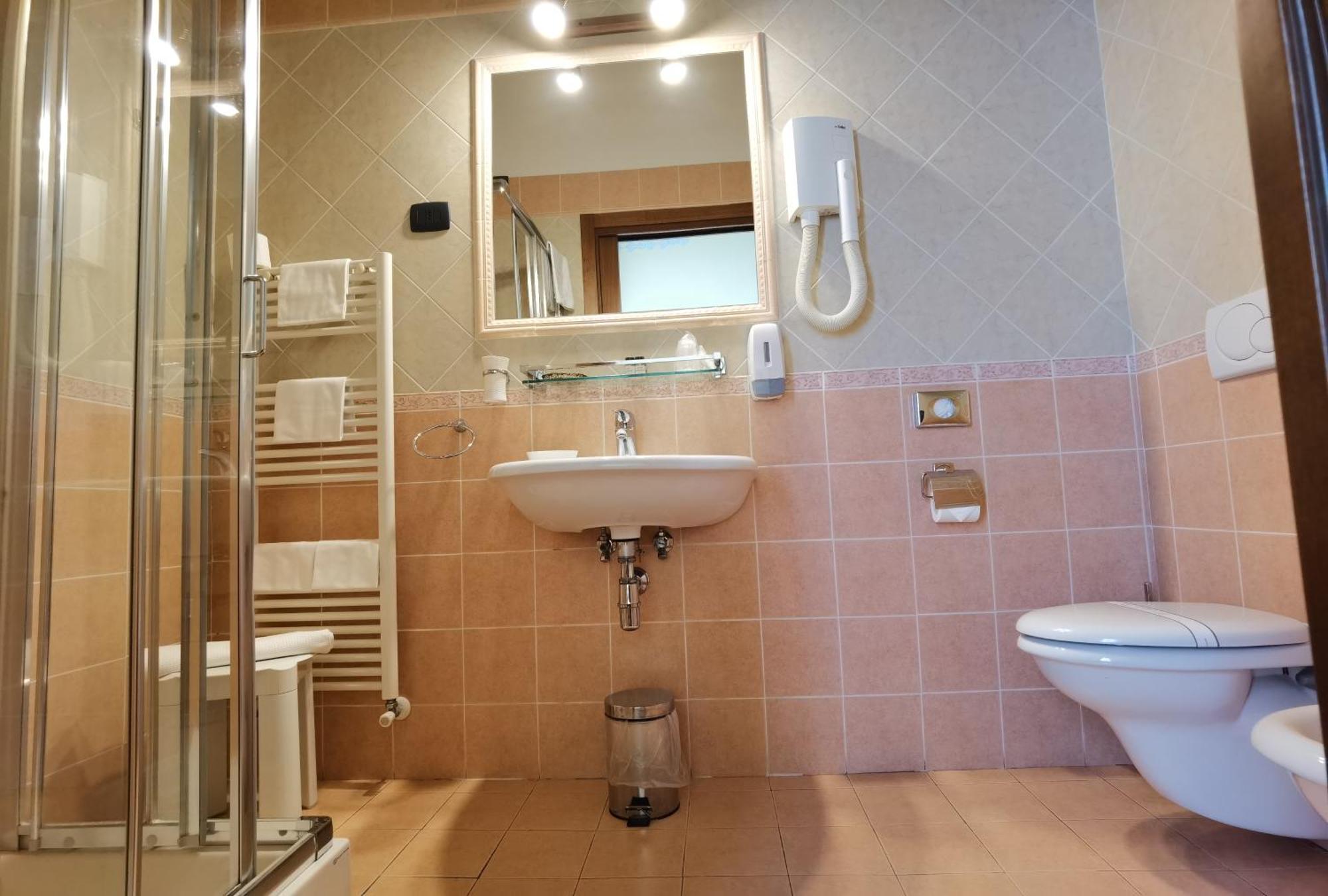 Junior Suite,1559635768:JPEG