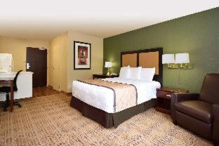 Queen studio 1 Queen Bed Disability Access or Non-Smoking