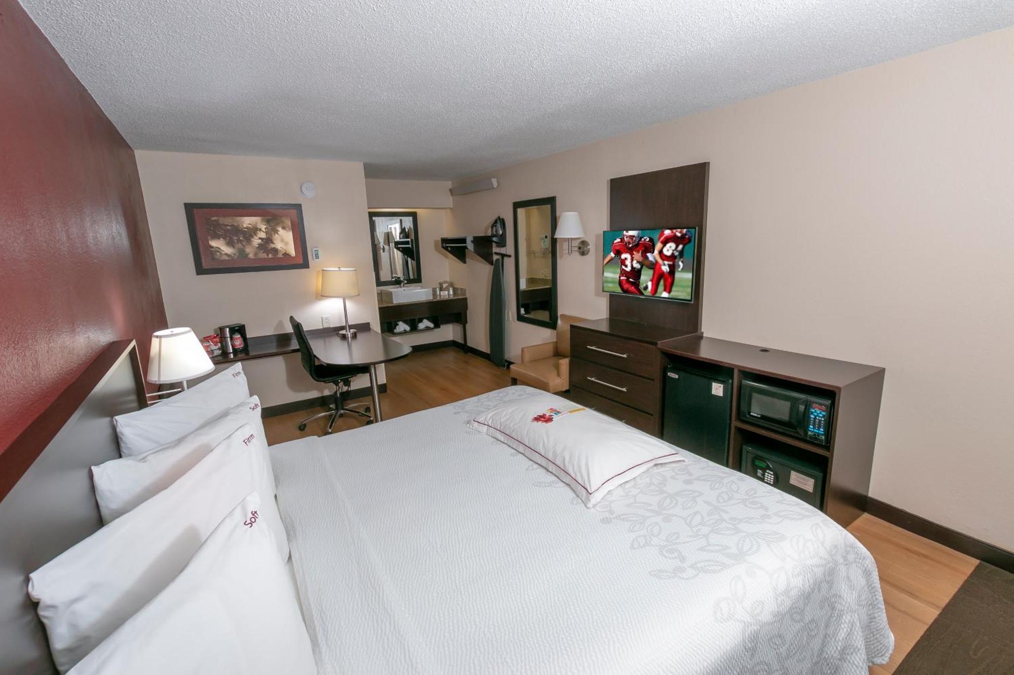 Premium King Room Smoke Free (Upgraded Bedding and Snack Box)