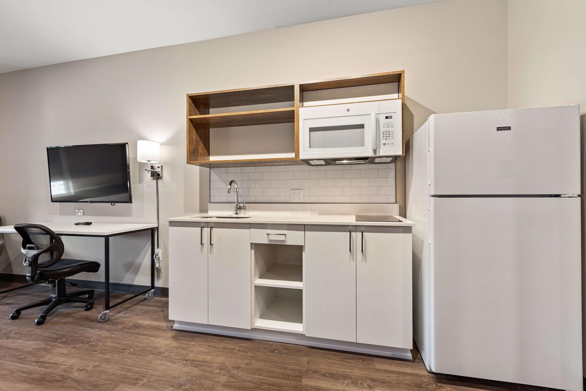 Premium Studio with 2 Queen Beds - Non-Smoking