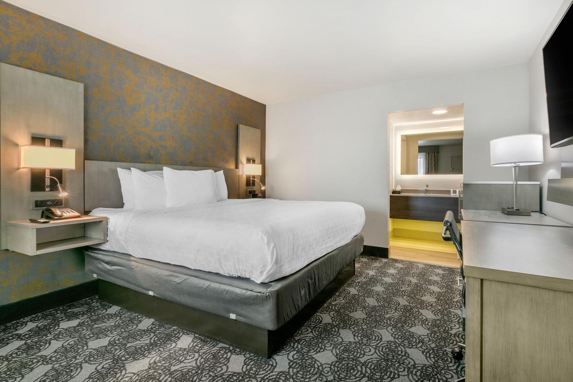 King Room - Non Smoking/Exterior Hall