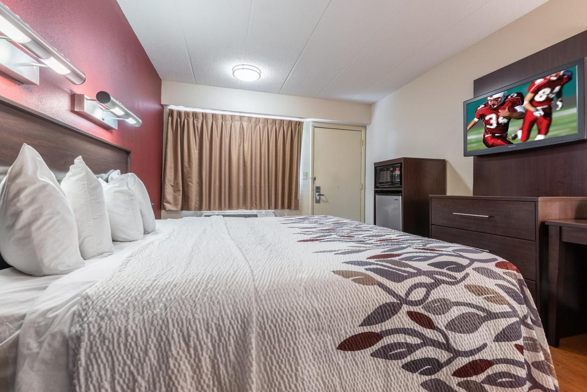 Deluxe King Room Disability Access Smoke Free