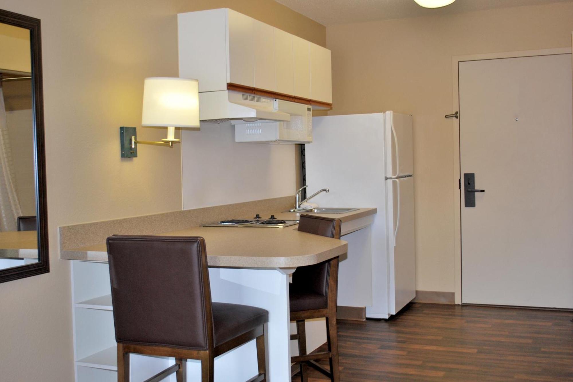 Queen studio with 1 Queen Bed - Disability Access/Non-Smoking