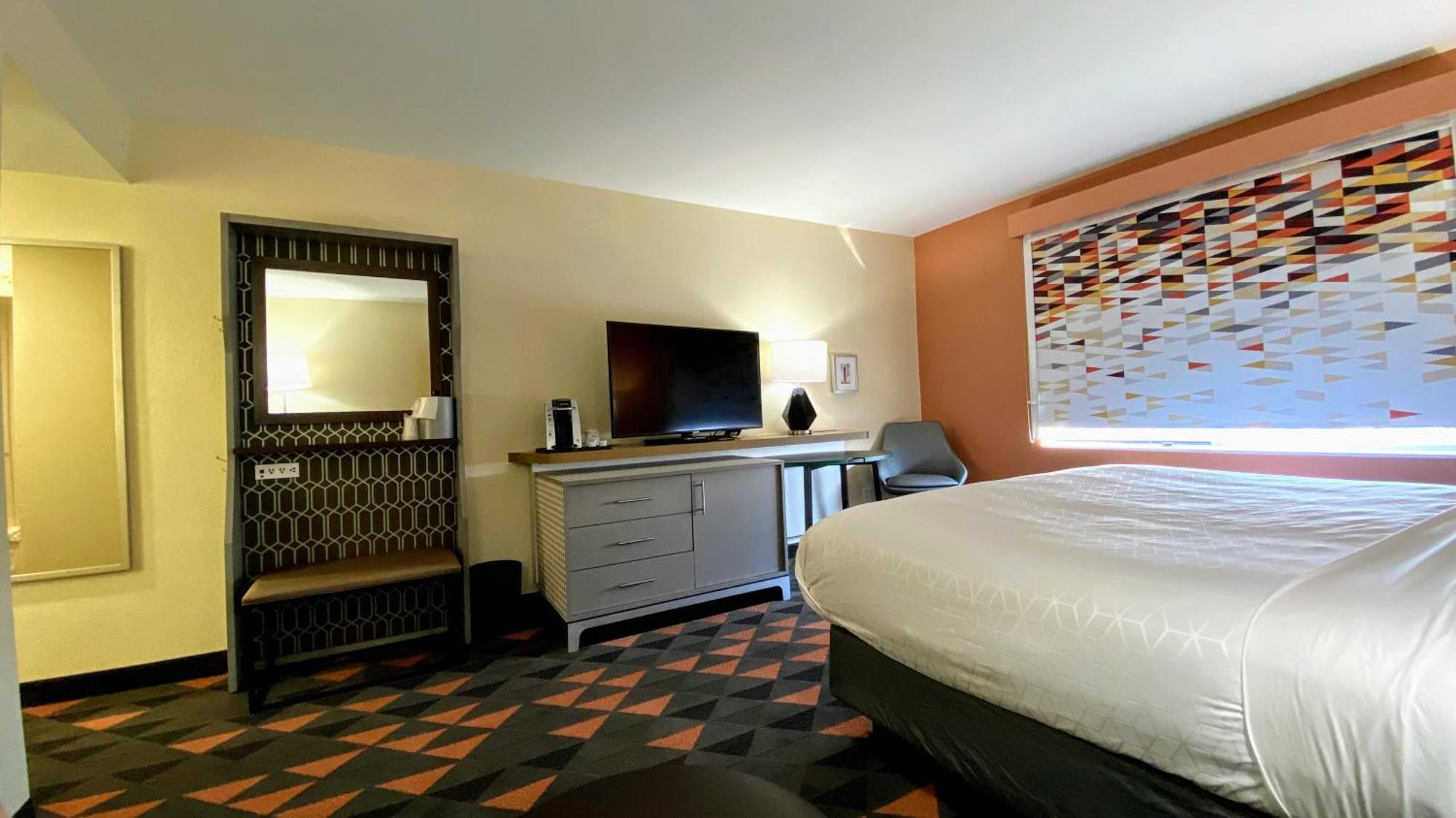 Standard King Room