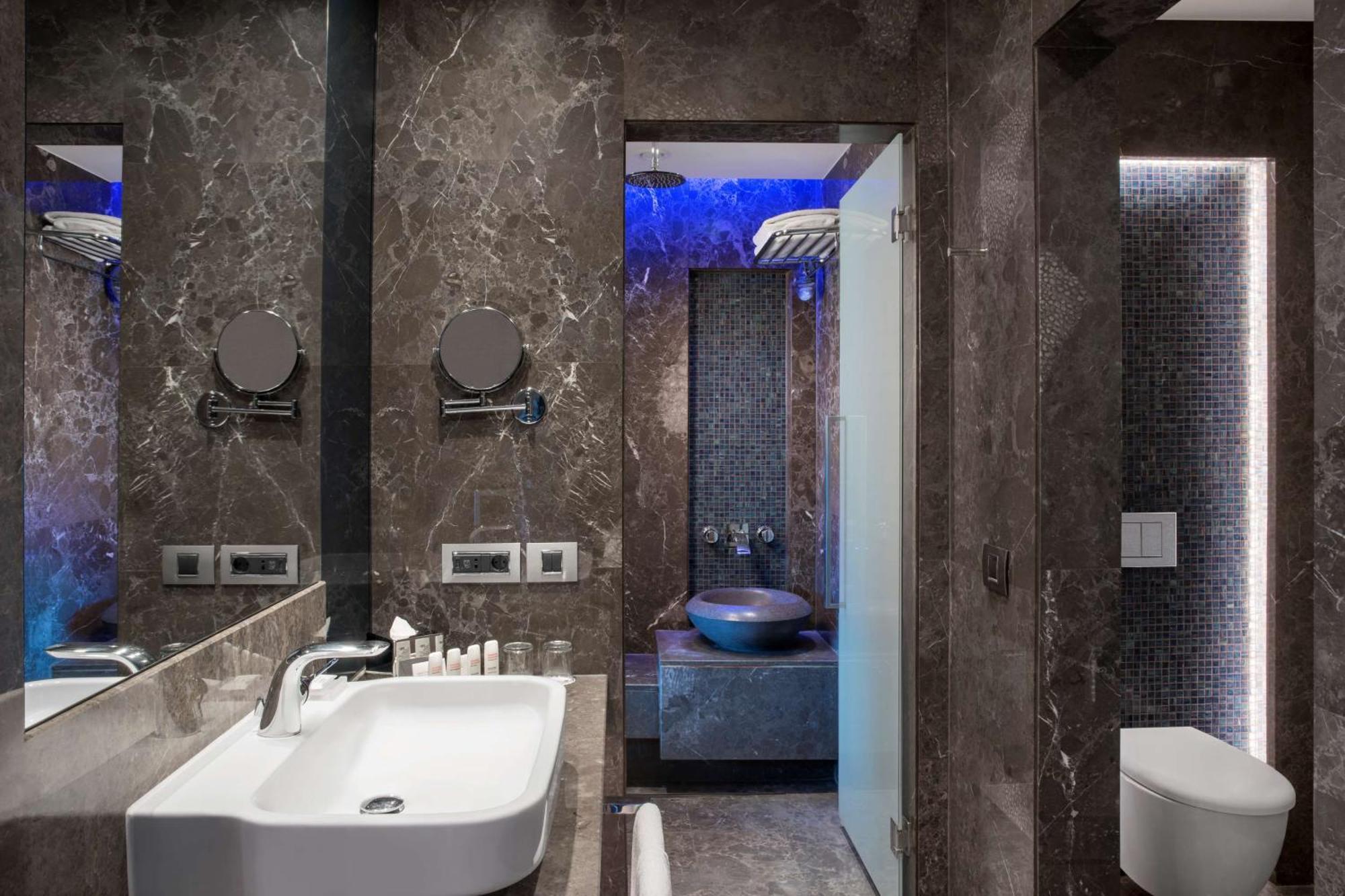 Suite with Sauna and Terrace,1264377433:JPEG