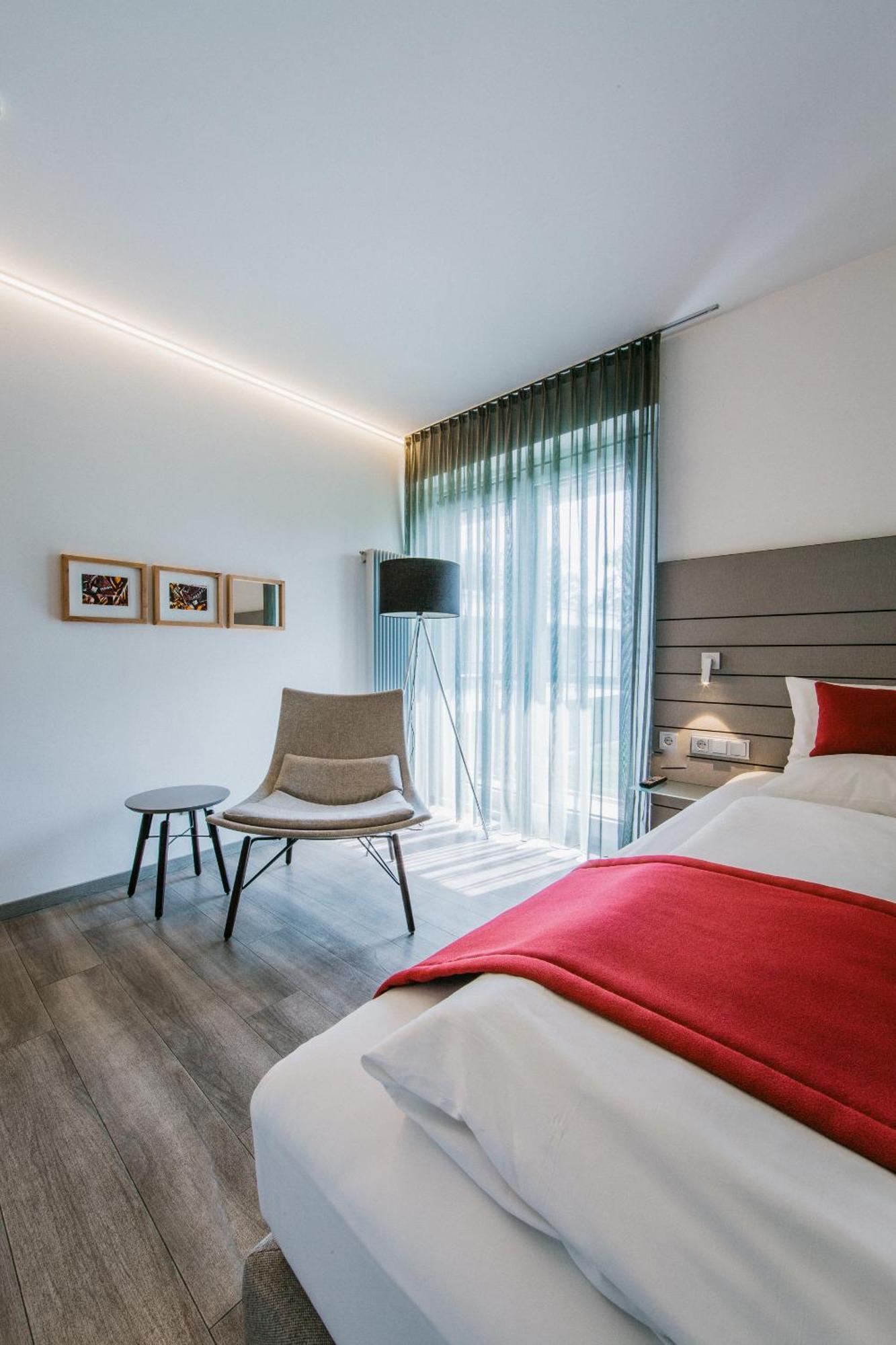 Standard Single Room,1338075950:JPEG