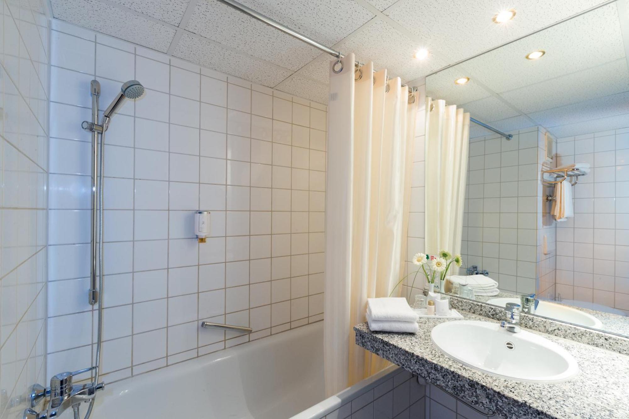 Single Room with Double Bed
