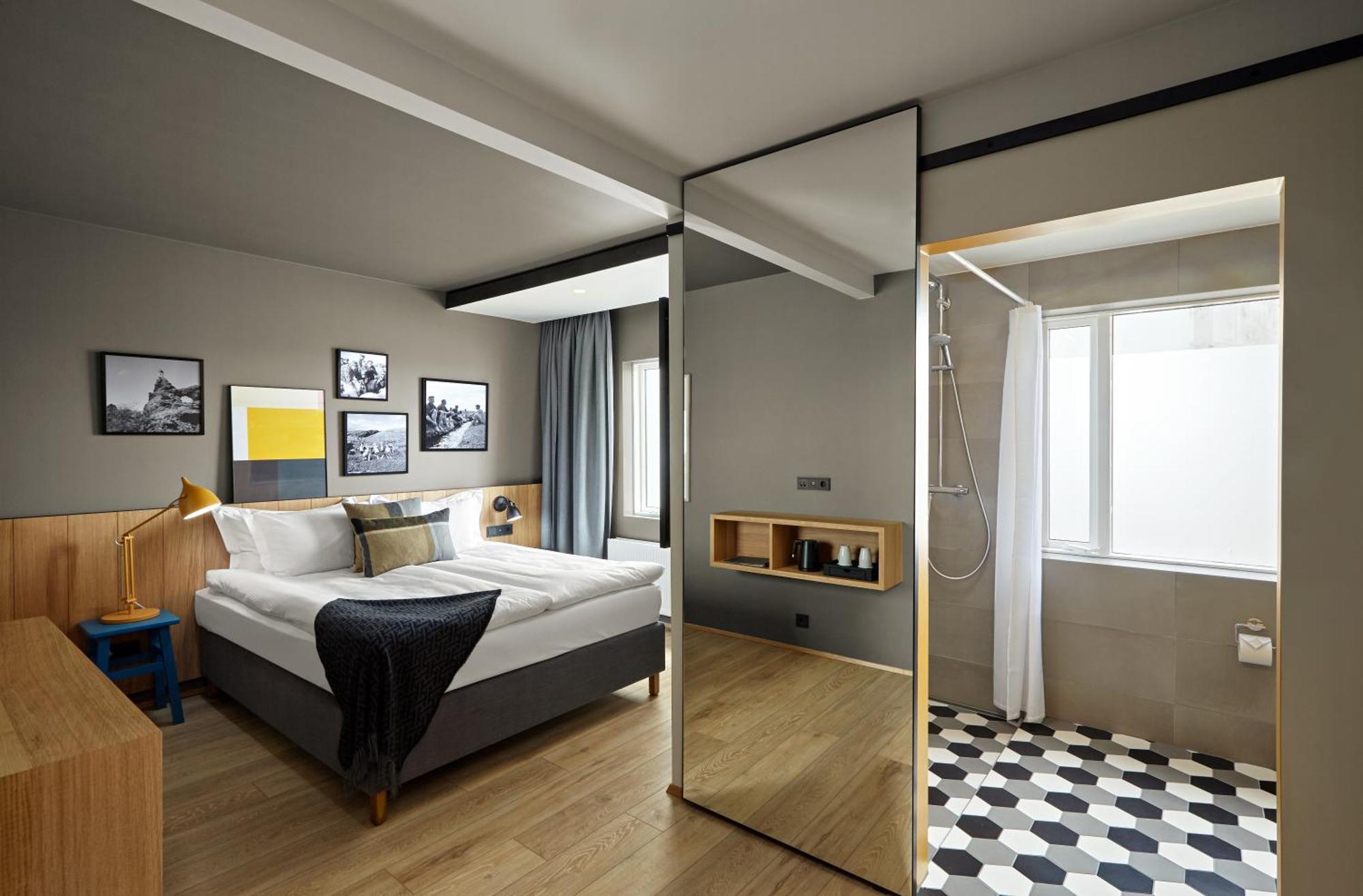 Queen Room