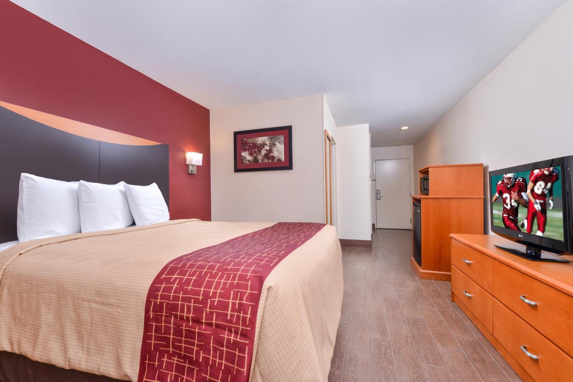Deluxe Room with One Queen Bed Smoke Free