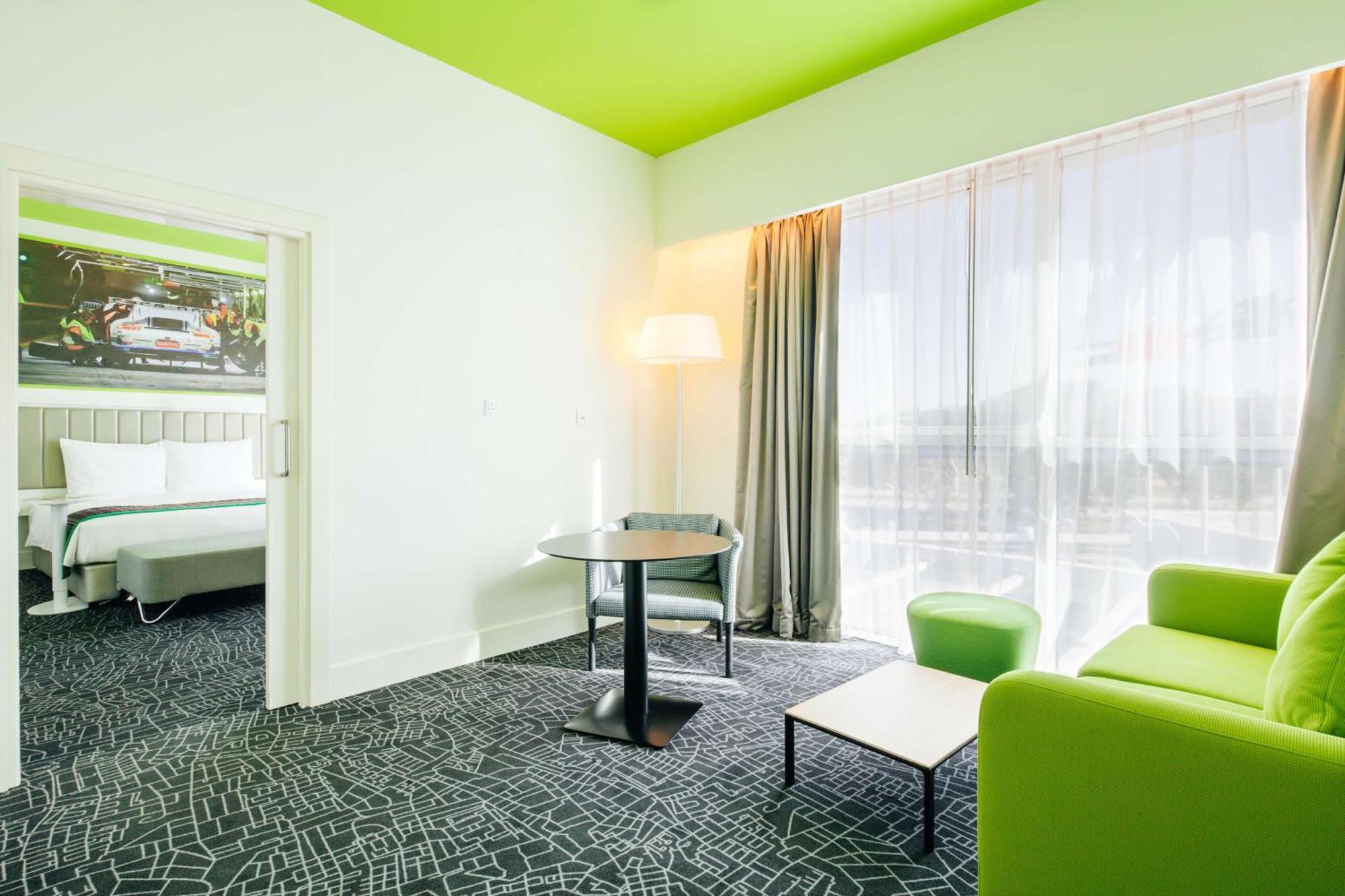 One-Bedroom Suite,1219573813:JPEG