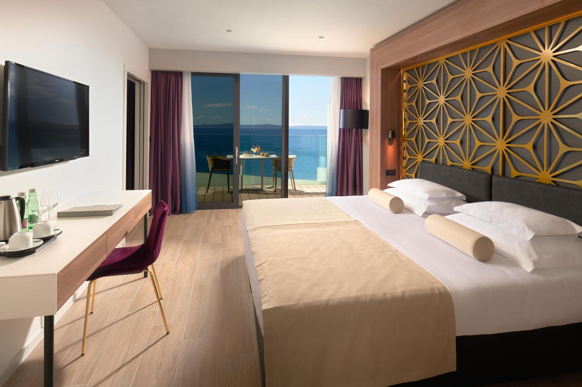 Superior Double or Twin Room with Sea View,1219656829:JPEG